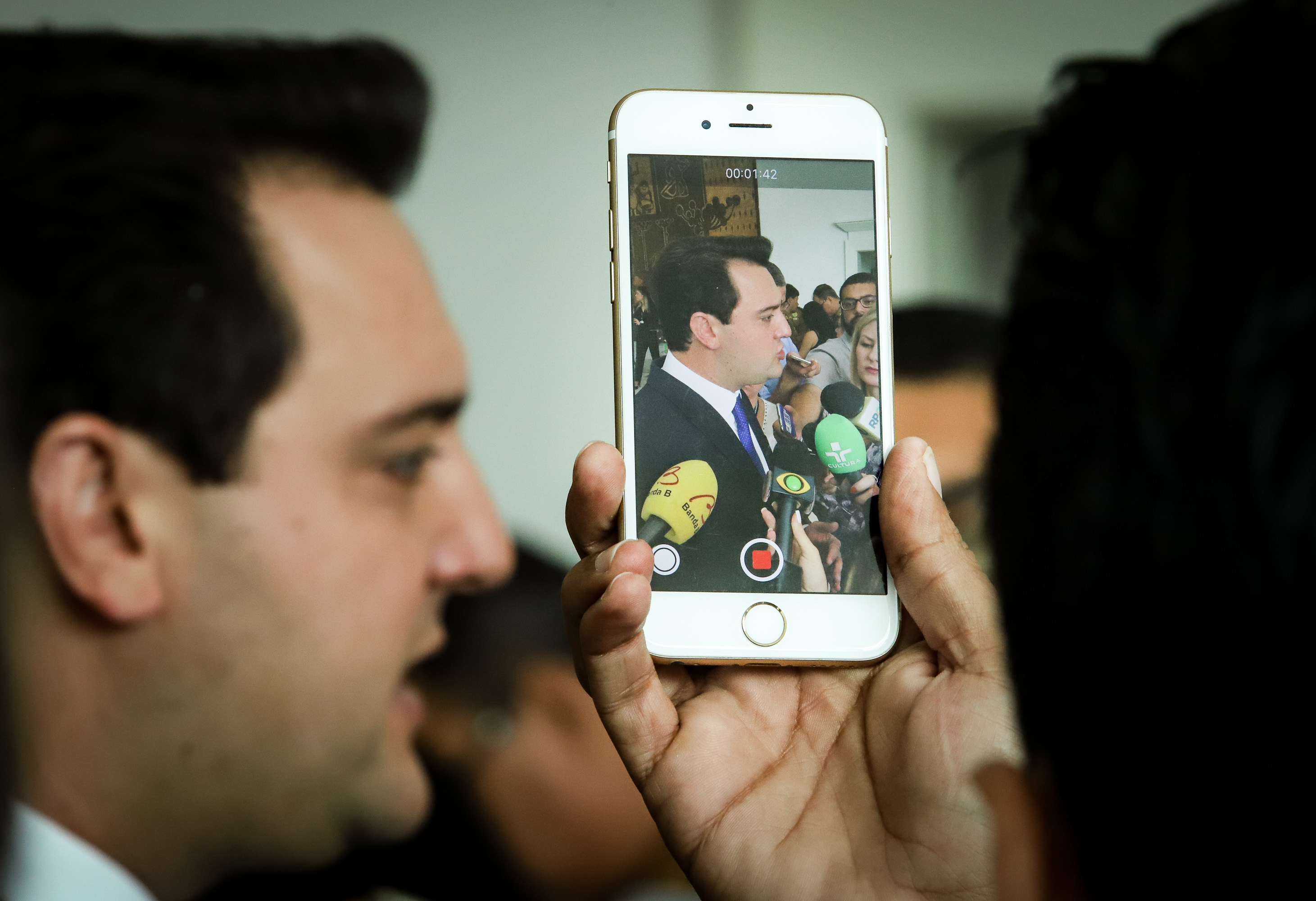O governador Carlos Massa Ratinho Junior lançou nesta sexta-feira (15) o programa Escola Segura, que prevê uma série de medidas preventivas e protetivas de segurança que serão executadas na rede estadual de ensino. Curitiba,15/03/2019 Foto: Rodrigo Félix Leal/ANPr