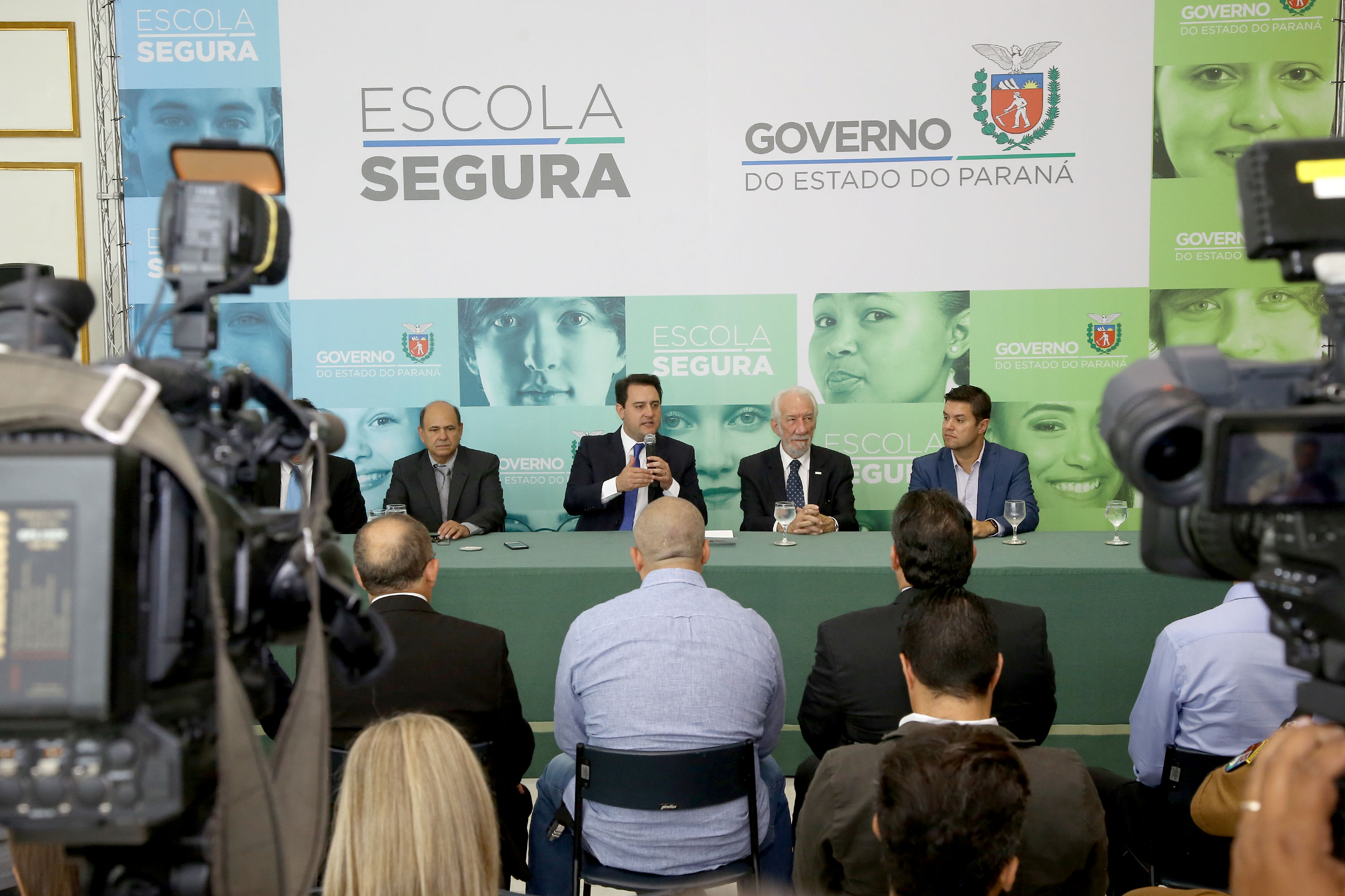O governador Carlos Massa Ratinho Junior lançou nesta sexta-feira (15) o programa Escola Segura, que prevê uma série de medidas preventivas e protetivas de segurança que serão executadas na rede estadual de ensino. Curitiba,15/03/2019 Foto: Jaelson Lucas / ANPr