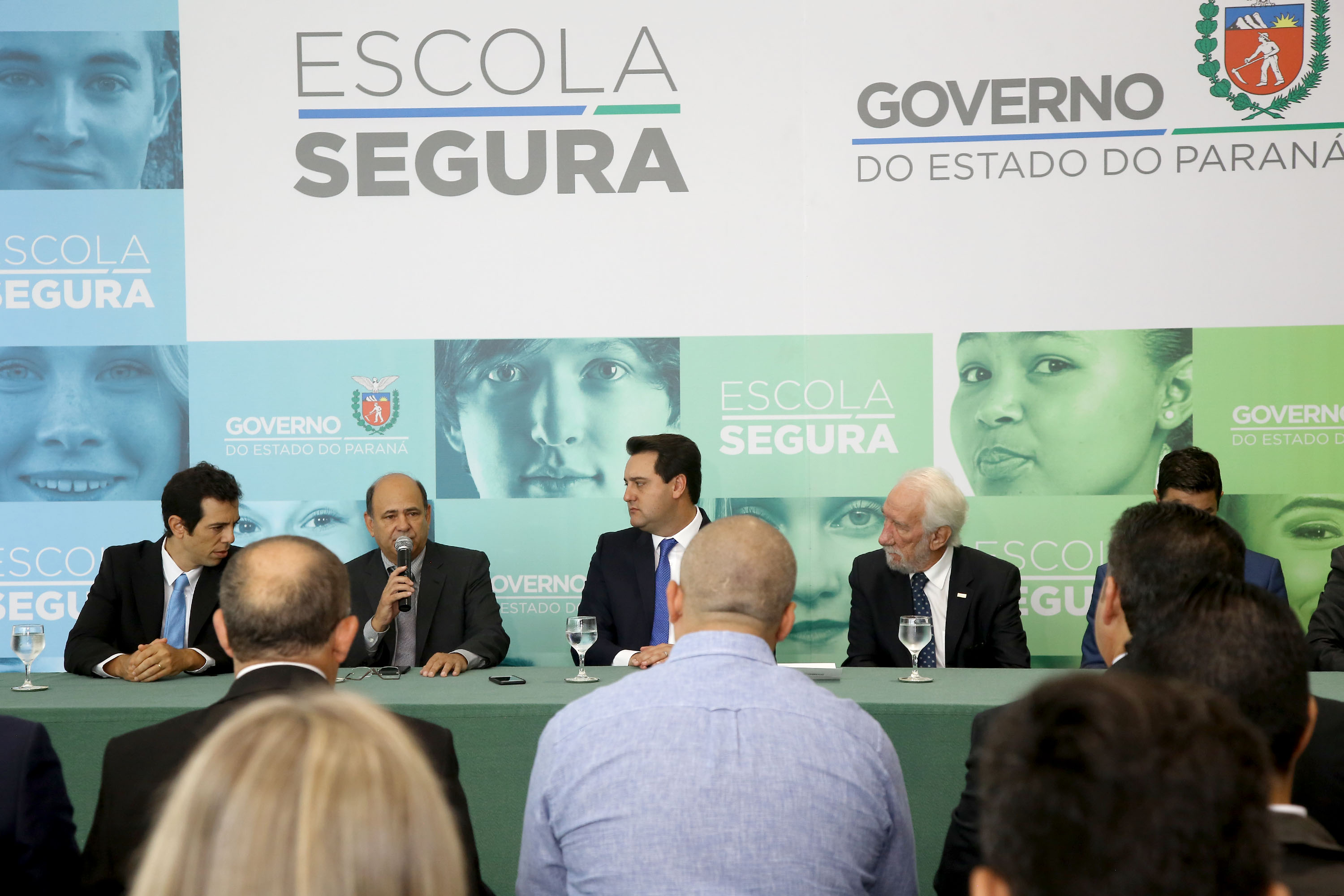 O governador Carlos Massa Ratinho Junior lançou nesta sexta-feira (15) o programa Escola Segura, que prevê uma série de medidas preventivas e protetivas de segurança que serão executadas na rede estadual de ensino. Curitiba,15/03/2019 Foto: Jaelson Lucas / ANPr