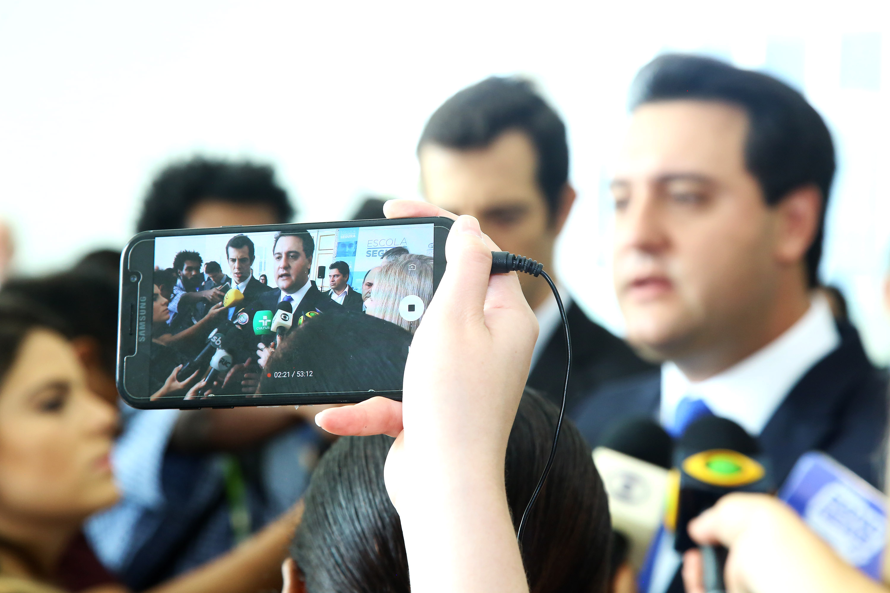 O governador Carlos Massa Ratinho Junior lançou nesta sexta-feira (15) o programa Escola Segura, que prevê uma série de medidas preventivas e protetivas de segurança que serão executadas na rede estadual de ensino. Curitiba,15/03/2019 Foto: Jaelson Lucas / ANPr