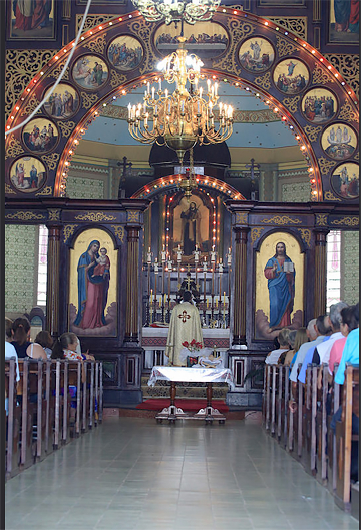 Na igreja de São Josafat, tombada pelo Estado, a celebração litúrgica ainda segue o Rito Oriental Ucraíno-Católico.Prudentópolis. Foto: José Fernando Ogura/ANPr