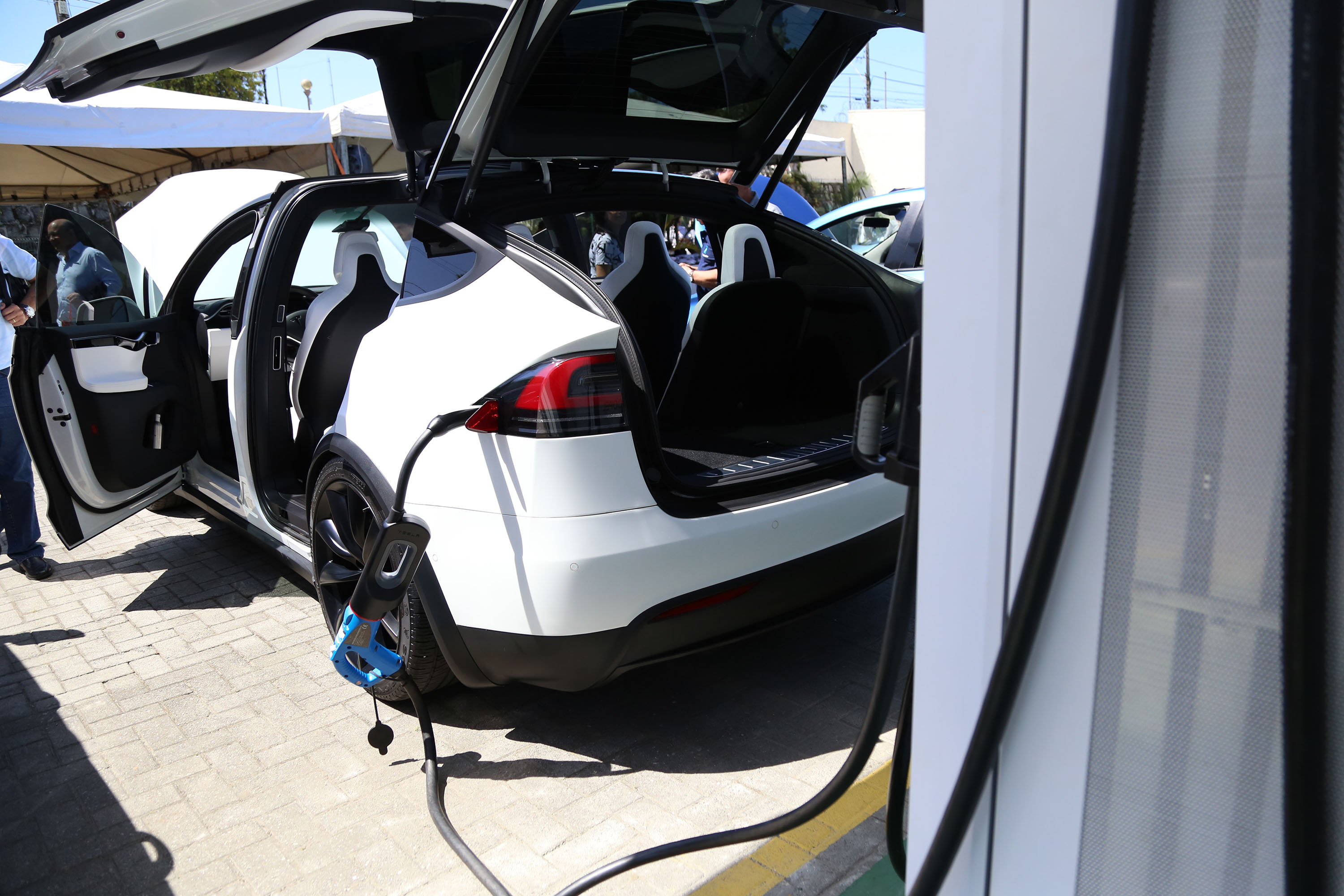 A maior eletrovia do Brasil, instalada no Paraná pela Copel em 2018, completou 330 recargas neste ano. São 730 quilômetros de extensão, ligando o Porto de Paranaguá às Cataratas do Iguaçu, em Foz do Iguaçu.  Curitiba, 22/04/2019  -  Curitiba, 22/04/2019  - Foto: Dani Catisti/Copel