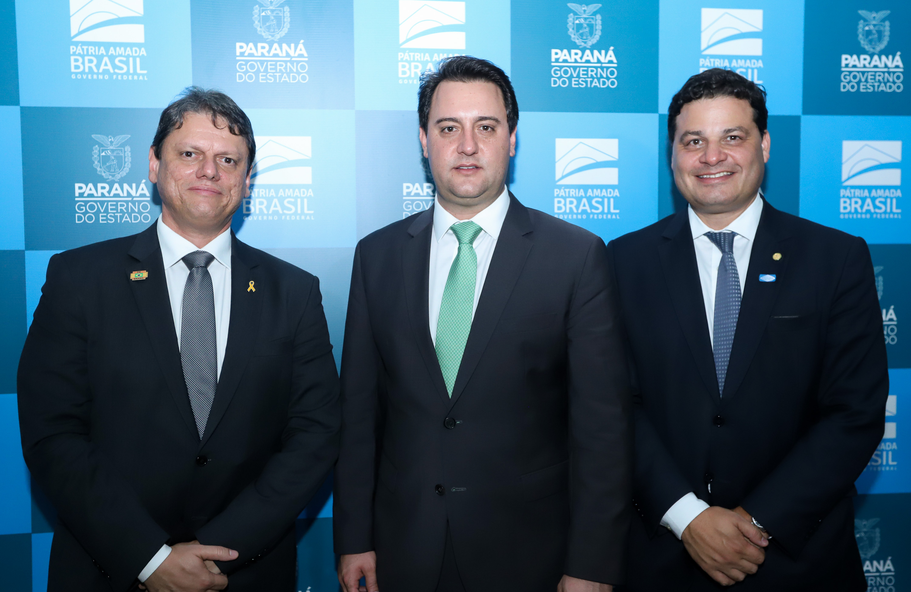 O governador Carlos Massa Ratinho Junior destacou nesta sexta-feira (10) que as forças de segurança do Paraná conseguiram reduzir em 32% o número de homicídios nos primeiros 120 dias deste ano, na comparação com o mesmo quadrimestre do ano passado