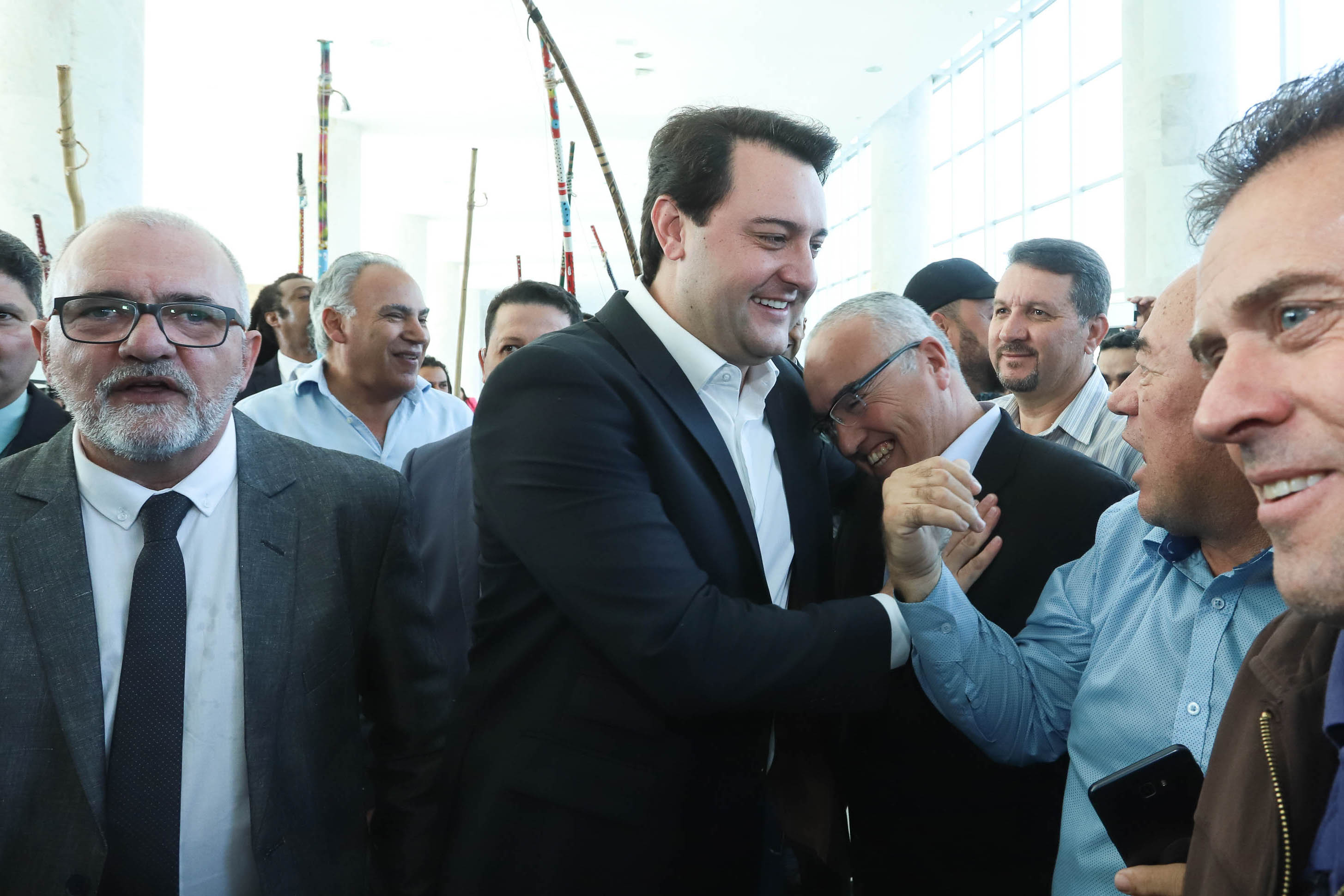 O governador Carlos Massa Ratinho Junior disse nesta quarta-feira (22), no lançamento oficial da Superintendência Geral de Diálogo e Interação Social (Sudis), que o Governo do Paraná está aberto ao diálogo e vai trabalhar diariamente para atender as demandas de todos os setores da sociedade, principalmente dos mais necessitados, em respeito ao compromisso com a construção de um Estado moderno e protetivo.Foto: Rodrigo Felix Leal/ANPr