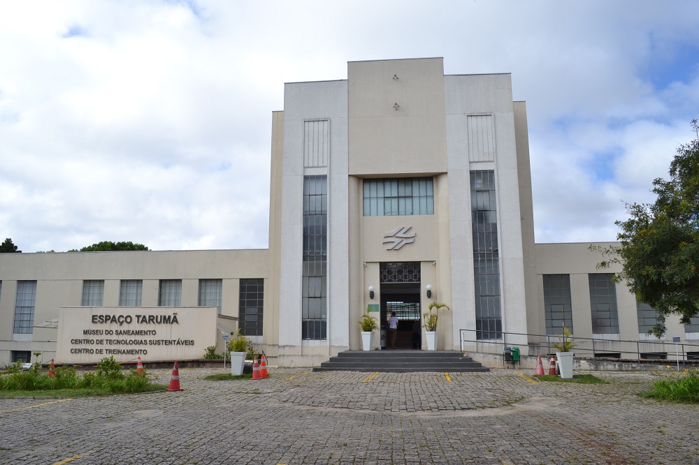 A partir do próximo sábado (8/6), o Museu do Saneamento, em Curitiba, passa a receber visitantes também nos fins de semana. As visitas podem ser livres ou guiadas por técnicos em meio ambiente ou em turismo e duram aproximadamente uma hora.  Prédio do Museu serviu como a primeira estação de tratamento de água do Paraná   -  Curitiba, 05/06/2019  -  Foto: Divulgação Sanepar