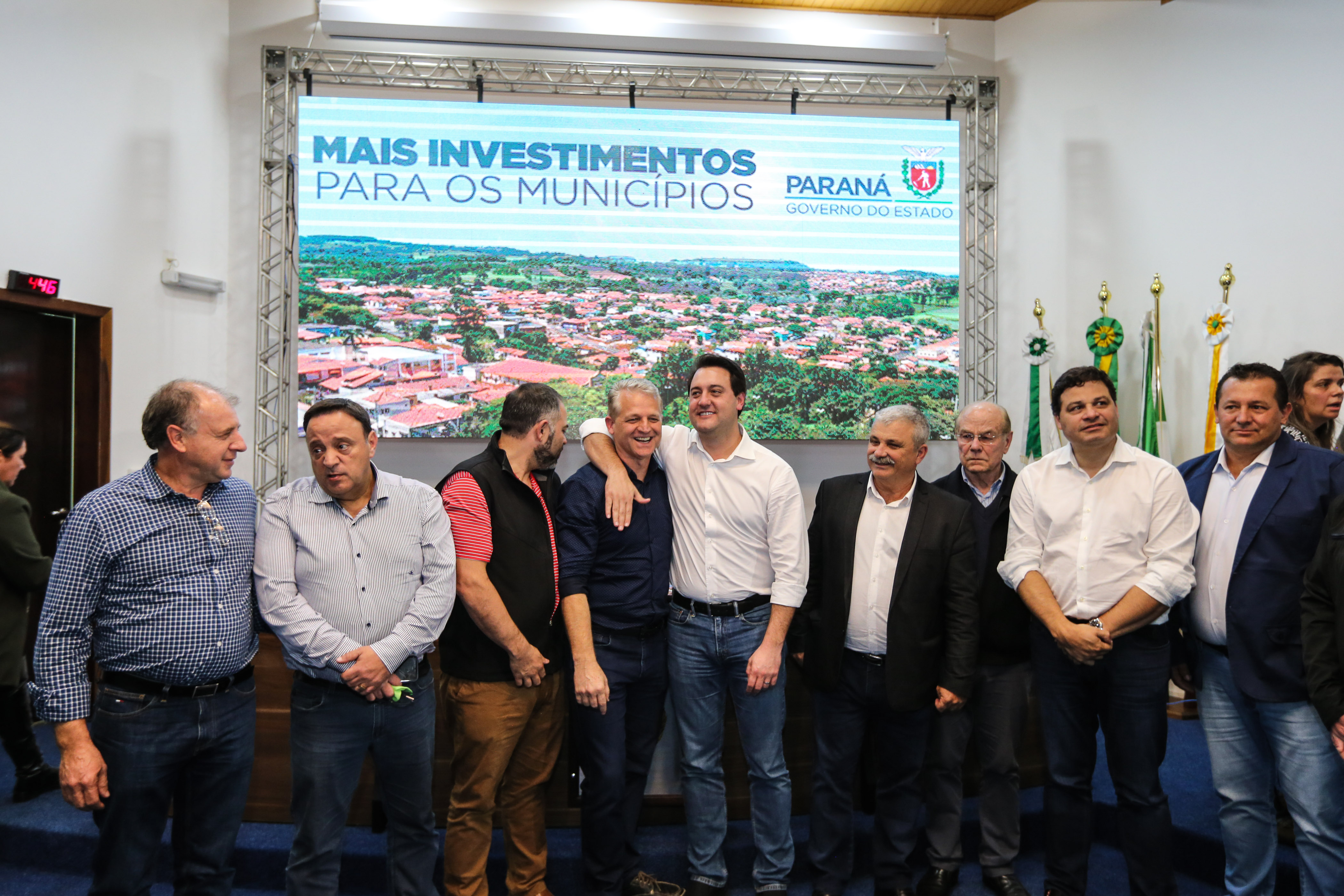 Governador Carlos Massa Ratinho Junior se reúne em Irati com os prefeitos do Centro-Sul do Paraná, e repassa recursos para investimentos em diversos municípios da região. O secretário do Desenvolvimento Urbano e Obras Públicas, João Carlos Ortega, também participa do encontro. - Irati, 07/06/2019 - Foto: Geraldo Bubniak/ANPr