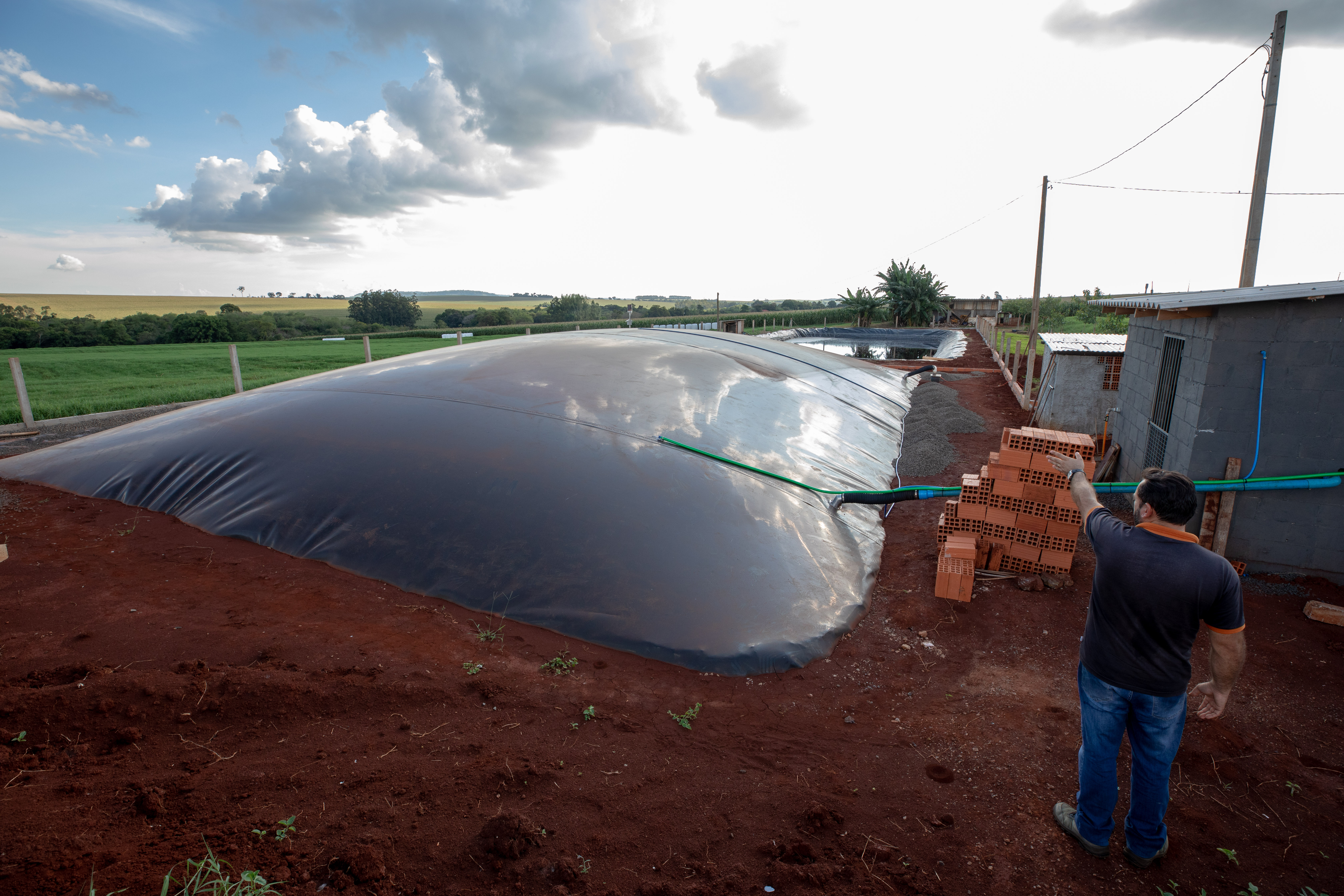BIOMASSA - Em Entre Rios do Oeste, onde a produção de carne suína é mais de 30 vezes maior do que o número de habitantes, um projeto da Aneel (Agência Nacional de Energia Elétrica), Copel, Fundação Parque Tecnológico de Itaipu, CIBiogás e prefeitura municipal vai gerar e distribuir energia elétrica a partir do biogás de biomassa residual da suinocultura em propriedades rurais.  12/06/2019  -  Foto: Kiko Sierich