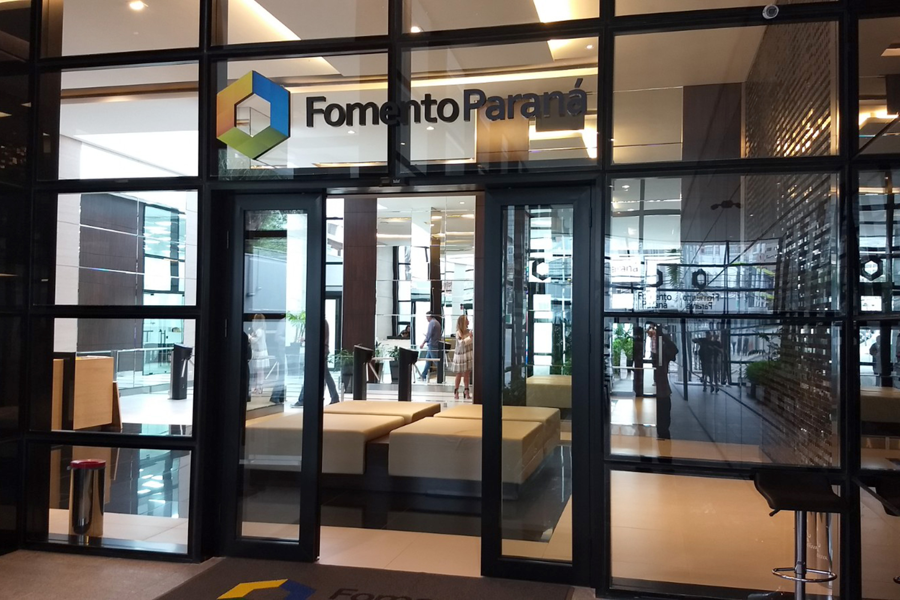 Fomento Paraná lança linha de crédito para caminhoneiros. Fomento Paraná