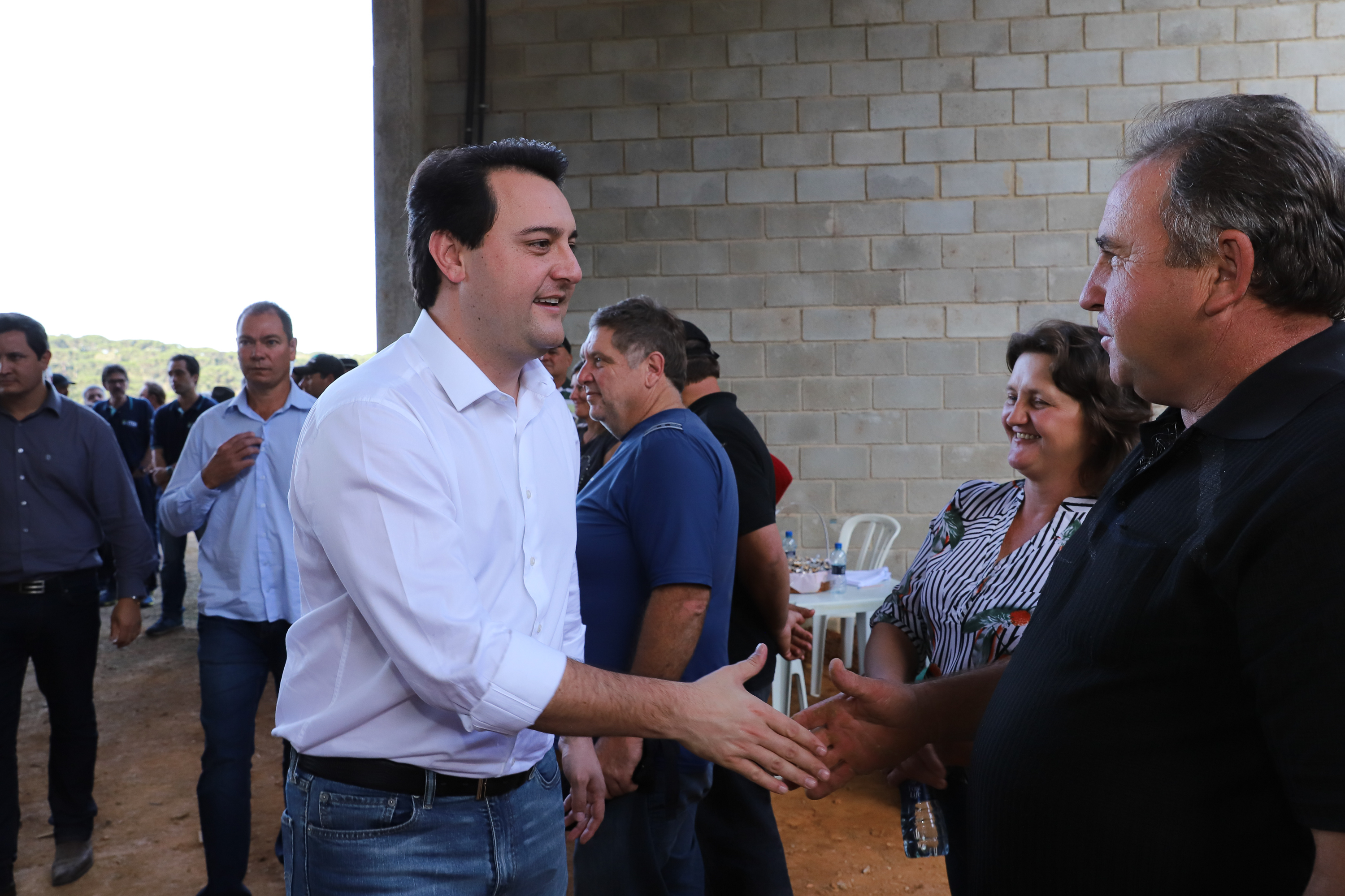 Governador Carlos Massa Ratinho Junior, durante solenidade realizada no município de Quitandinha, na Região Metropolitana de Curitiba, entregou títulos de regularização fundiária para 59 pequenos produtores rurais e confirmou recursos para a prefeitura adquirir equipamento rodoviário e veículo para uso na administração - Quitandinha, 13/06/2019 - Foto: Rodrigo Félix Leal/ANPr