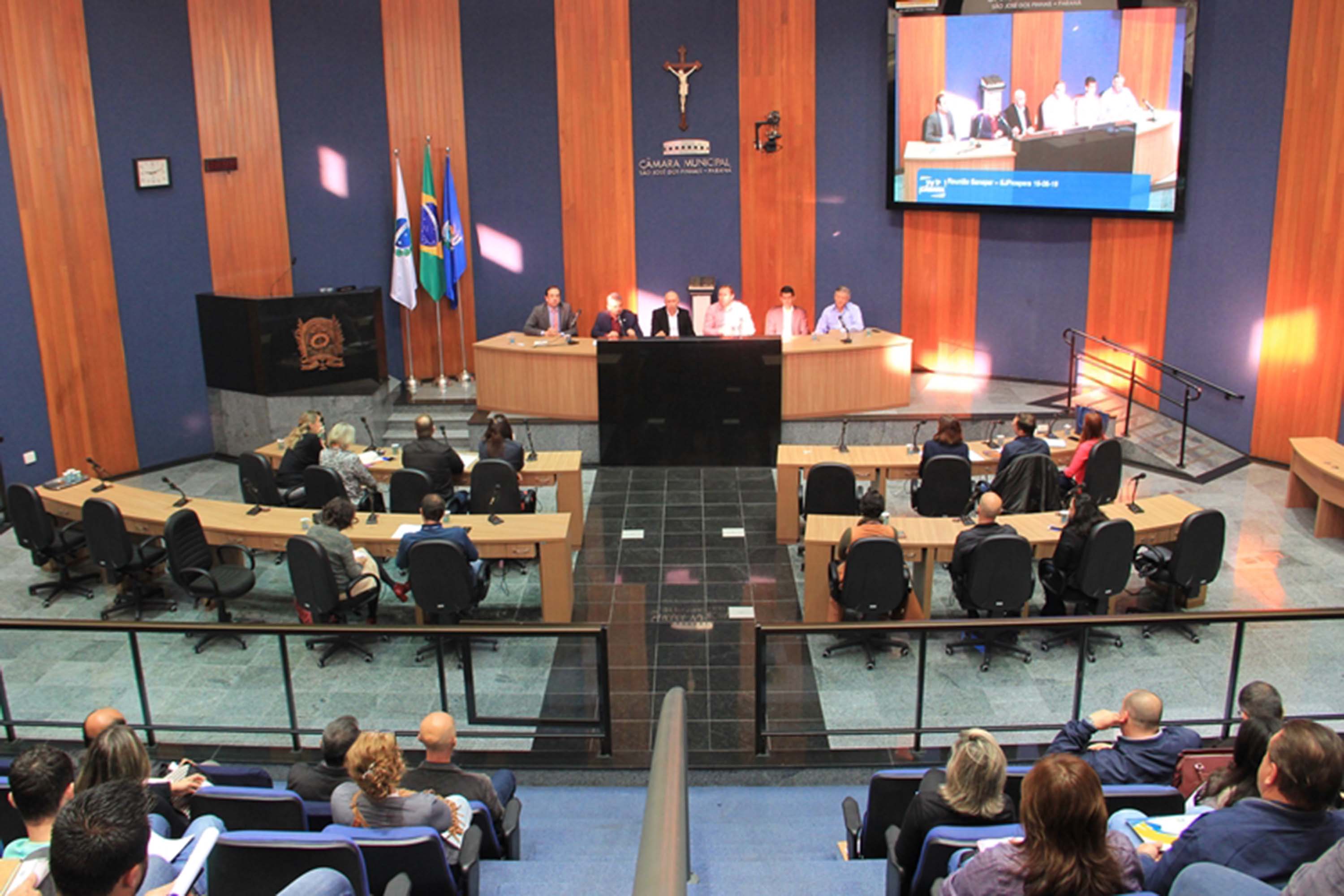 Reunião na Câmara Municipal de São José dos Pinhais. Foto: Sanepar
