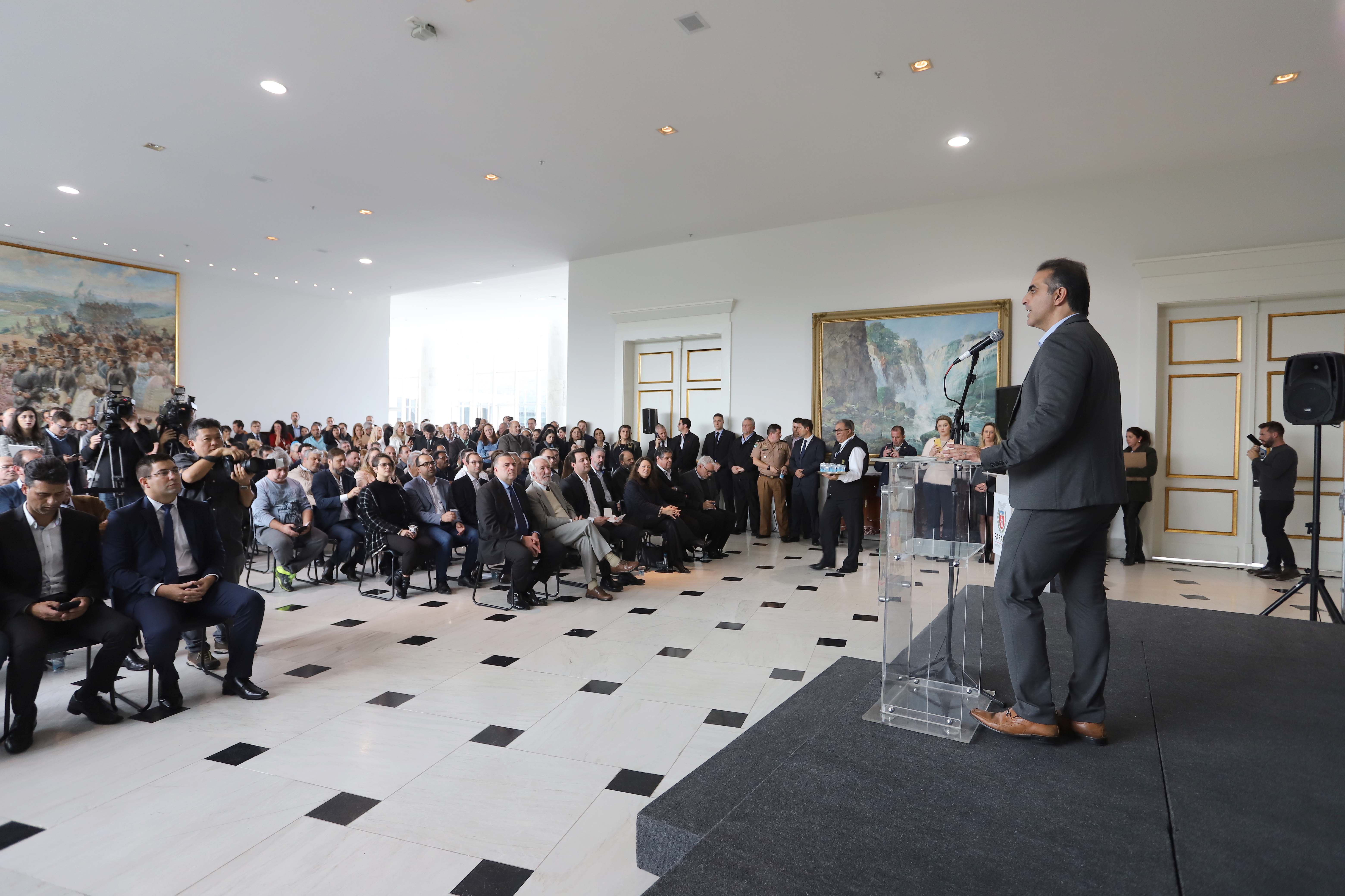 O bairro Uberaba, em Curitiba, será o primeiro do Paraná a receber o projeto Carretas do Conhecimento, idealizado pelo Governo do Paraná, através da Secretaria da Justiça, Família e Trabalho, em parceria com a Volkswagen e o Senai-PR