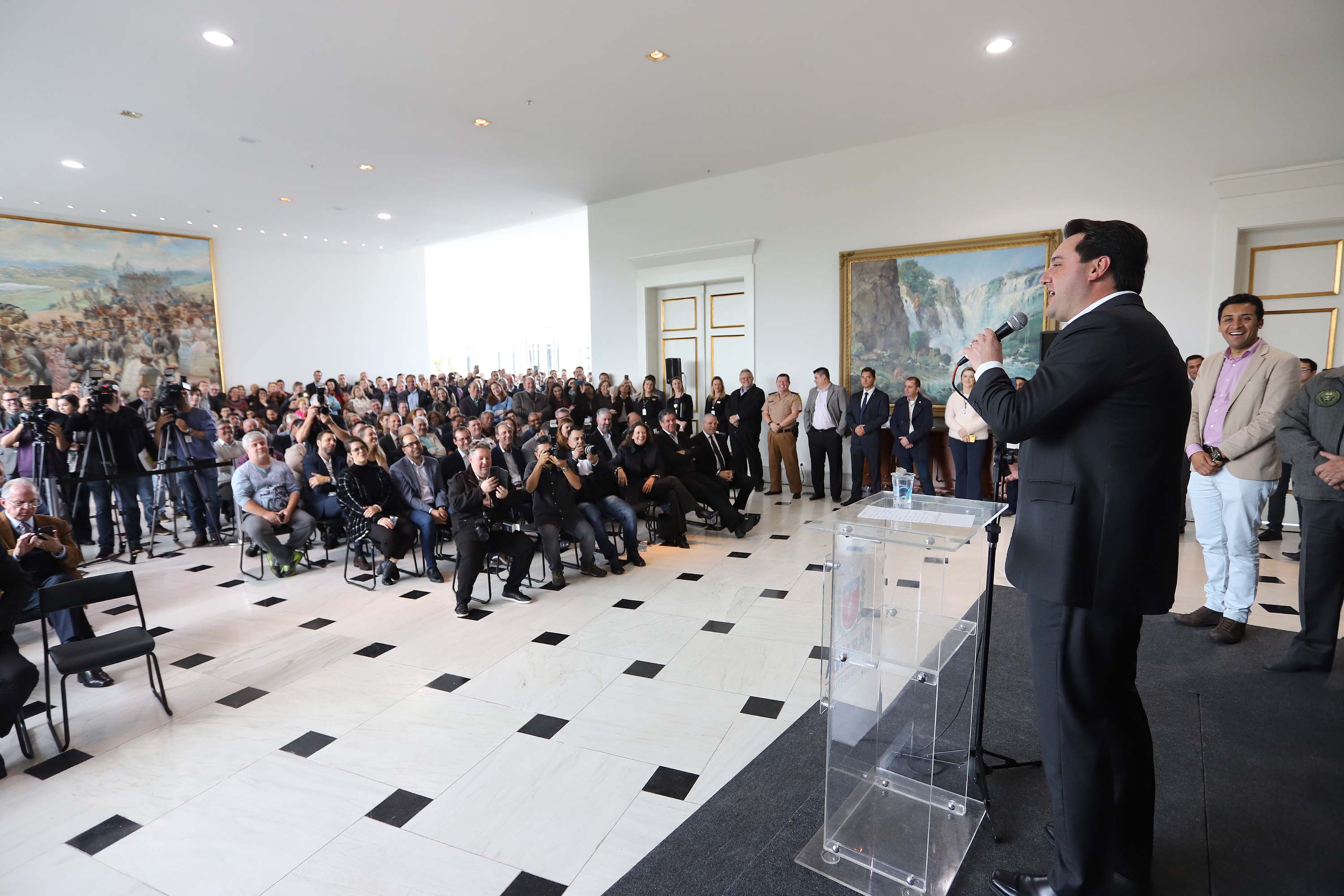 O bairro Uberaba, em Curitiba, será o primeiro do Paraná a receber o projeto Carretas do Conhecimento, idealizado pelo Governo do Paraná, através da Secretaria da Justiça, Família e Trabalho, em parceria com a Volkswagen e o Senai-PR