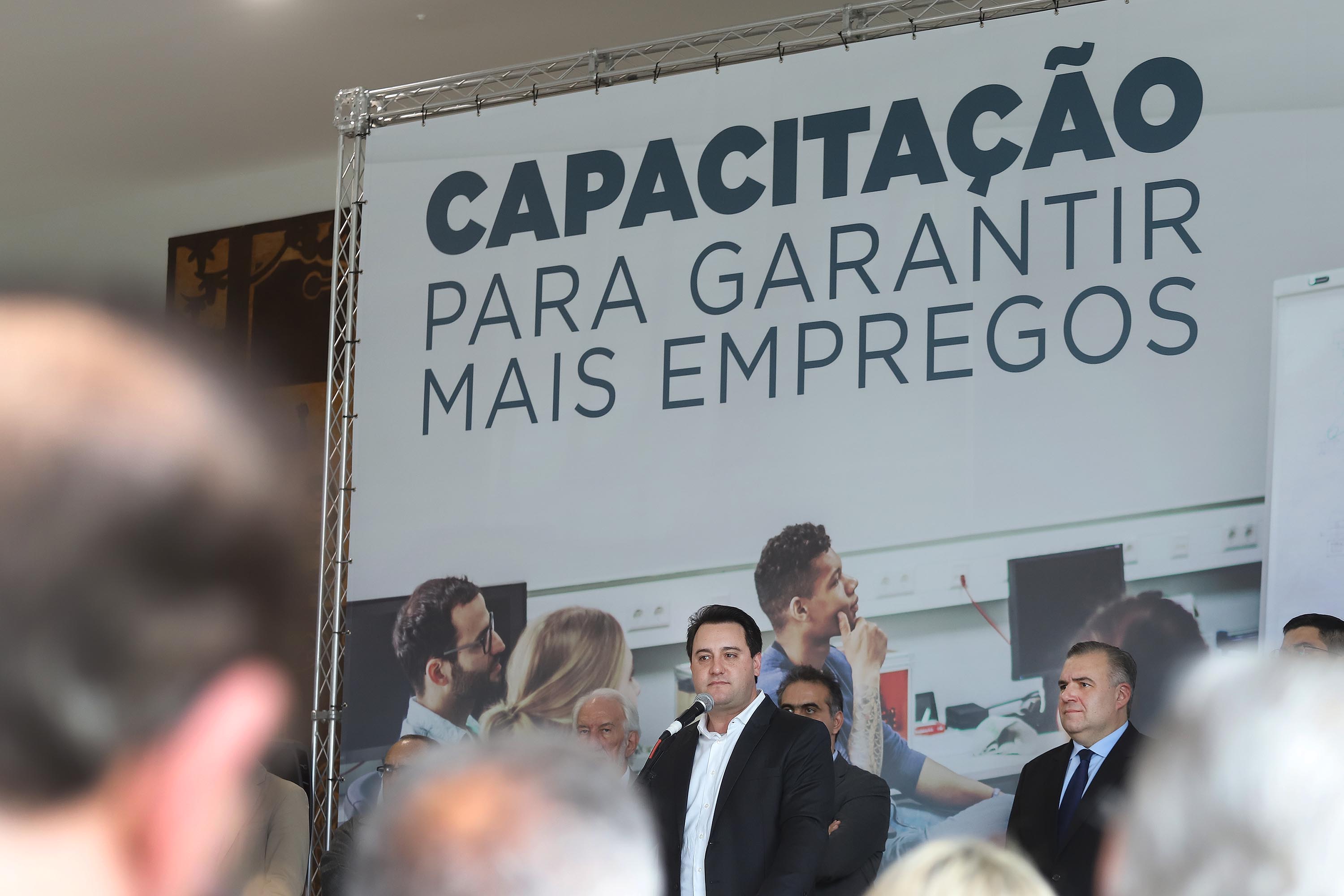 O bairro Uberaba, em Curitiba, será o primeiro do Paraná a receber o projeto Carretas do Conhecimento, idealizado pelo Governo do Paraná, através da Secretaria da Justiça, Família e Trabalho, em parceria com a Volkswagen e o Senai-PR