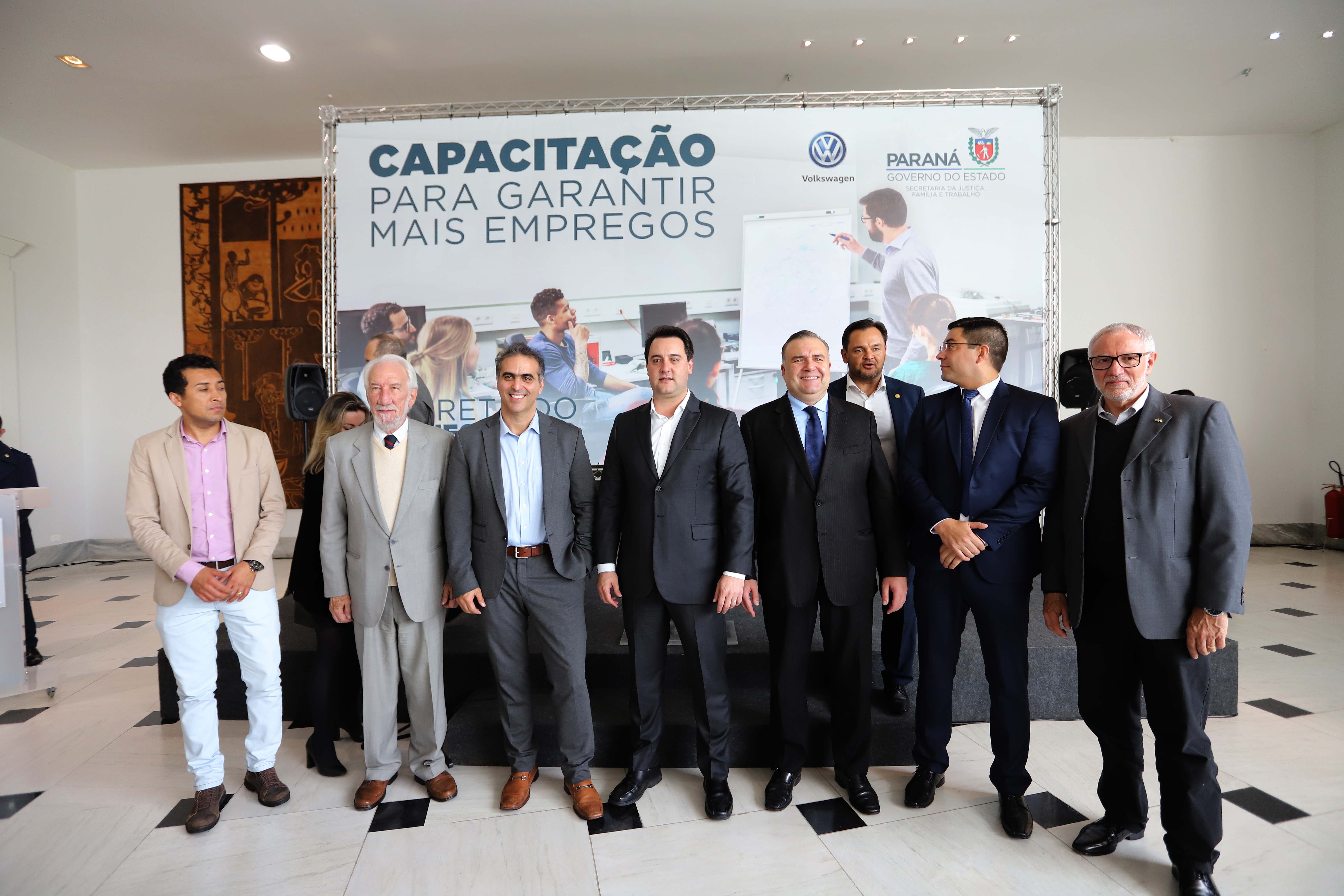 O bairro Uberaba, em Curitiba, será o primeiro do Paraná a receber o projeto Carretas do Conhecimento, idealizado pelo Governo do Paraná, através da Secretaria da Justiça, Família e Trabalho, em parceria com a Volkswagen e o Senai-PR