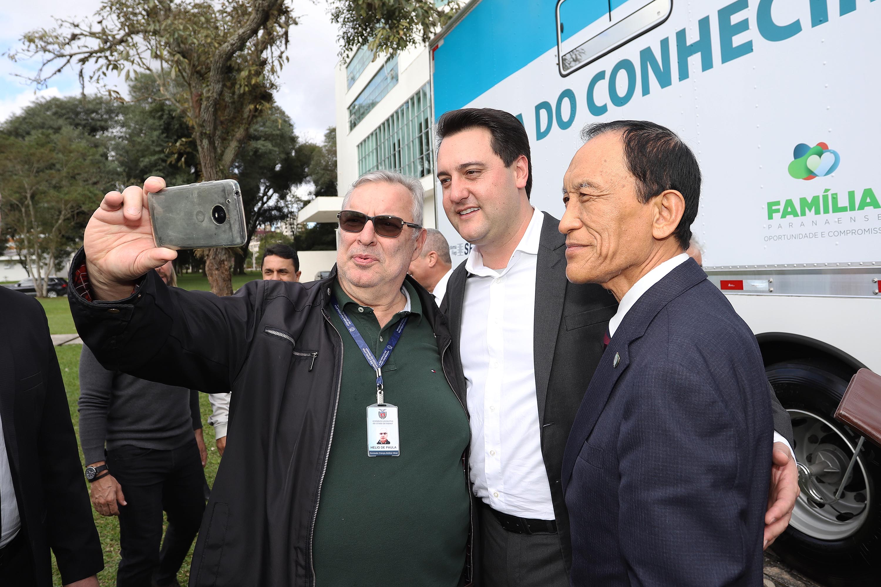 O bairro Uberaba, em Curitiba, será o primeiro do Paraná a receber o projeto Carretas do Conhecimento, idealizado pelo Governo do Paraná, através da Secretaria da Justiça, Família e Trabalho, em parceria com a Volkswagen e o Senai-PR