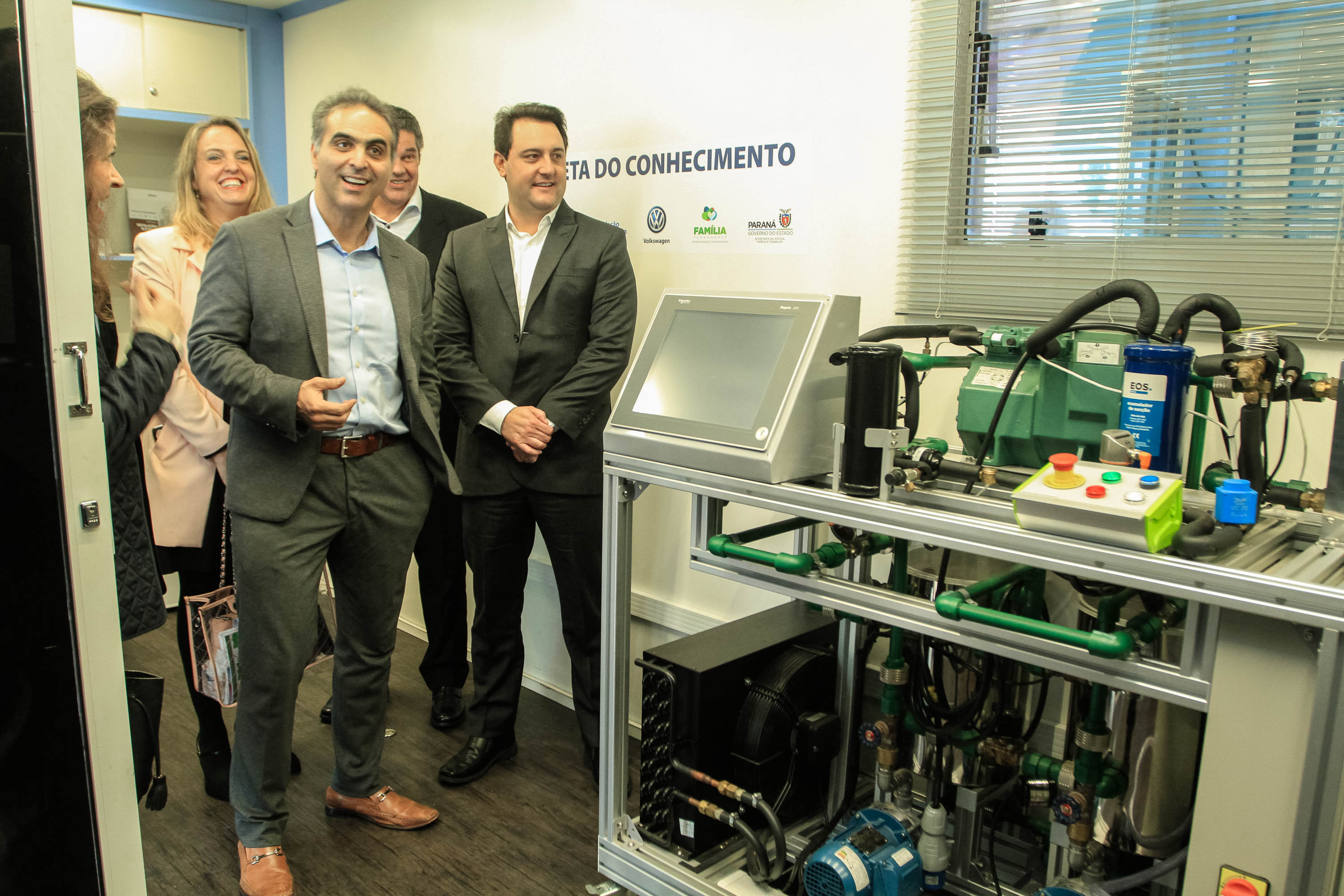 O bairro Uberaba, em Curitiba, será o primeiro do Paraná a receber o projeto Carretas do Conhecimento, idealizado pelo Governo do Paraná, através da Secretaria da Justiça, Família e Trabalho, em parceria com a Volkswagen e o Senai-PR