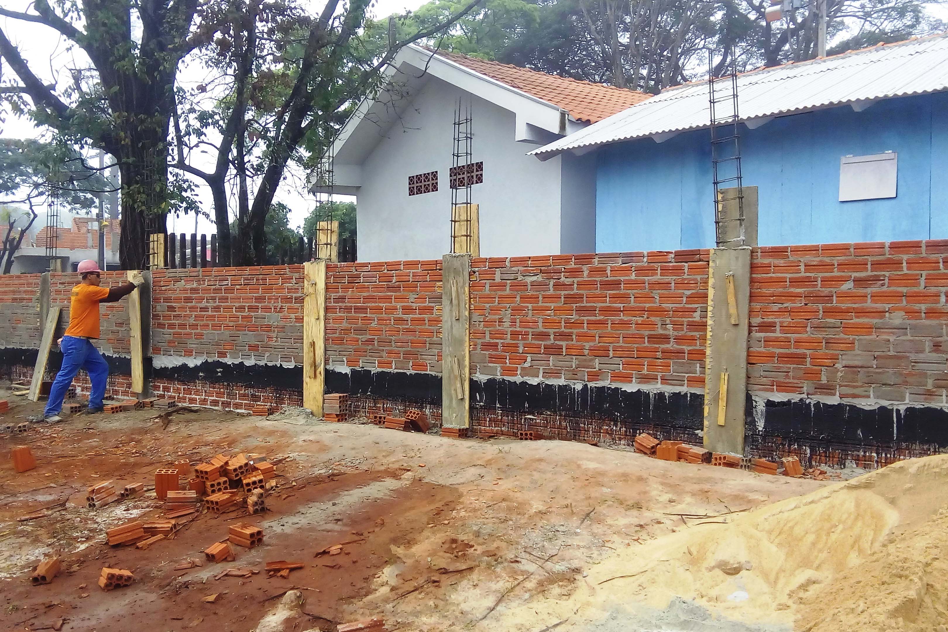 A Companhia de Saneamento do Paraná (Sanepar) está ampliando o sistema de reservação de água de Paranavaí, com a construção de quatro novos reservatórios e 11 estações elevatórias. A empresa está investindo R$ 9,6 milhões nessas obras, que vão aumentar em 62% a capacidade de reservação de água na cidade. Juntas, as novas unidades somam 5 milhões de litros de água. Foto: Sanepar