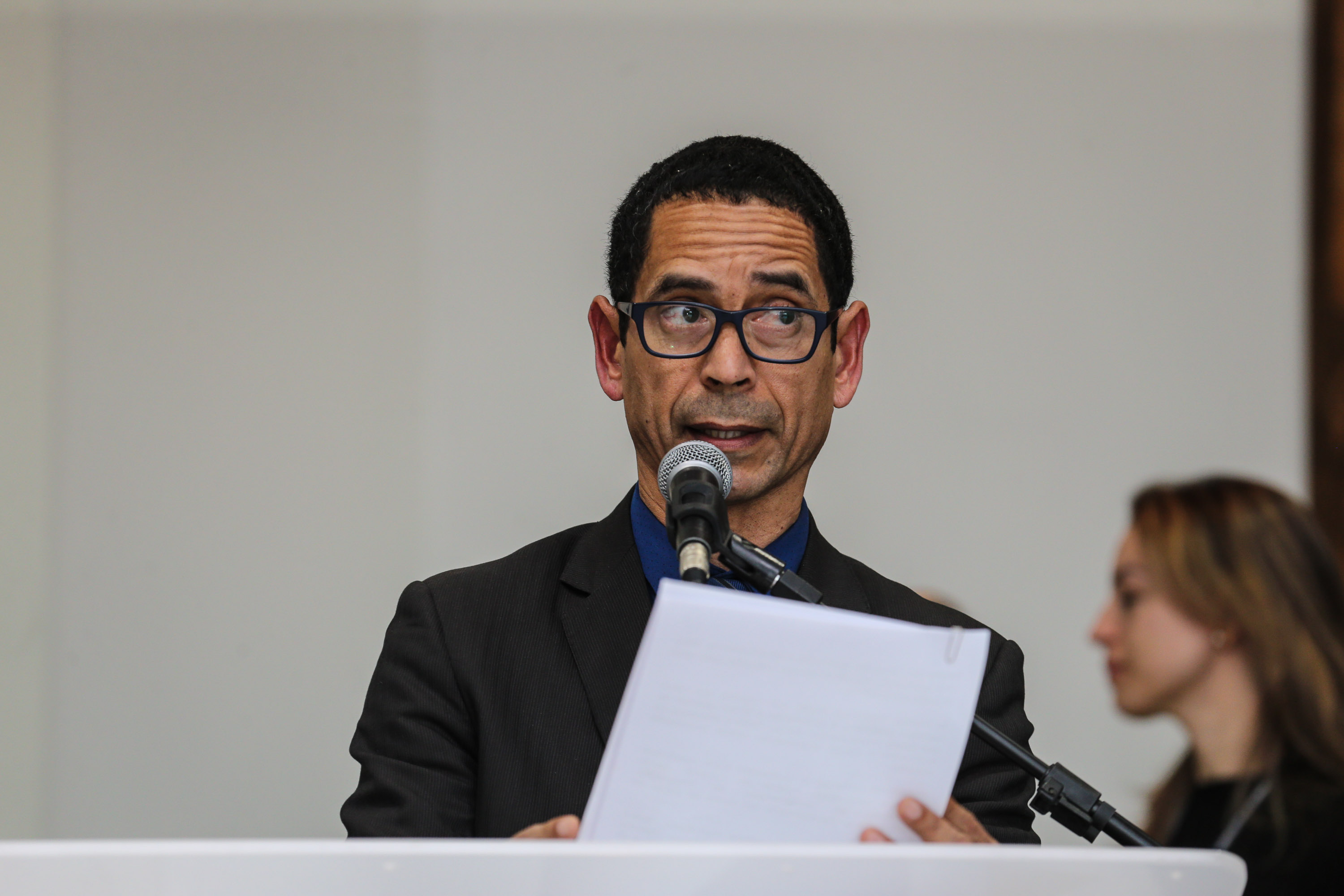 O governador Carlos Massa Ratinho Júnior dá posse a mais de 90 peritos oficiais, no Palácio Iguaçu. Os profissionais integrarão o efetivo da Polícia Científica do Paraná e, após formação, serão distribuídos no Estado, conforme a necessidade. Secretario da Segurança Publica do Paraná, Romulo Marinho Soares. Curitiba, 22/07/2019 -Foto: Geraldo Bubniak/ANPr