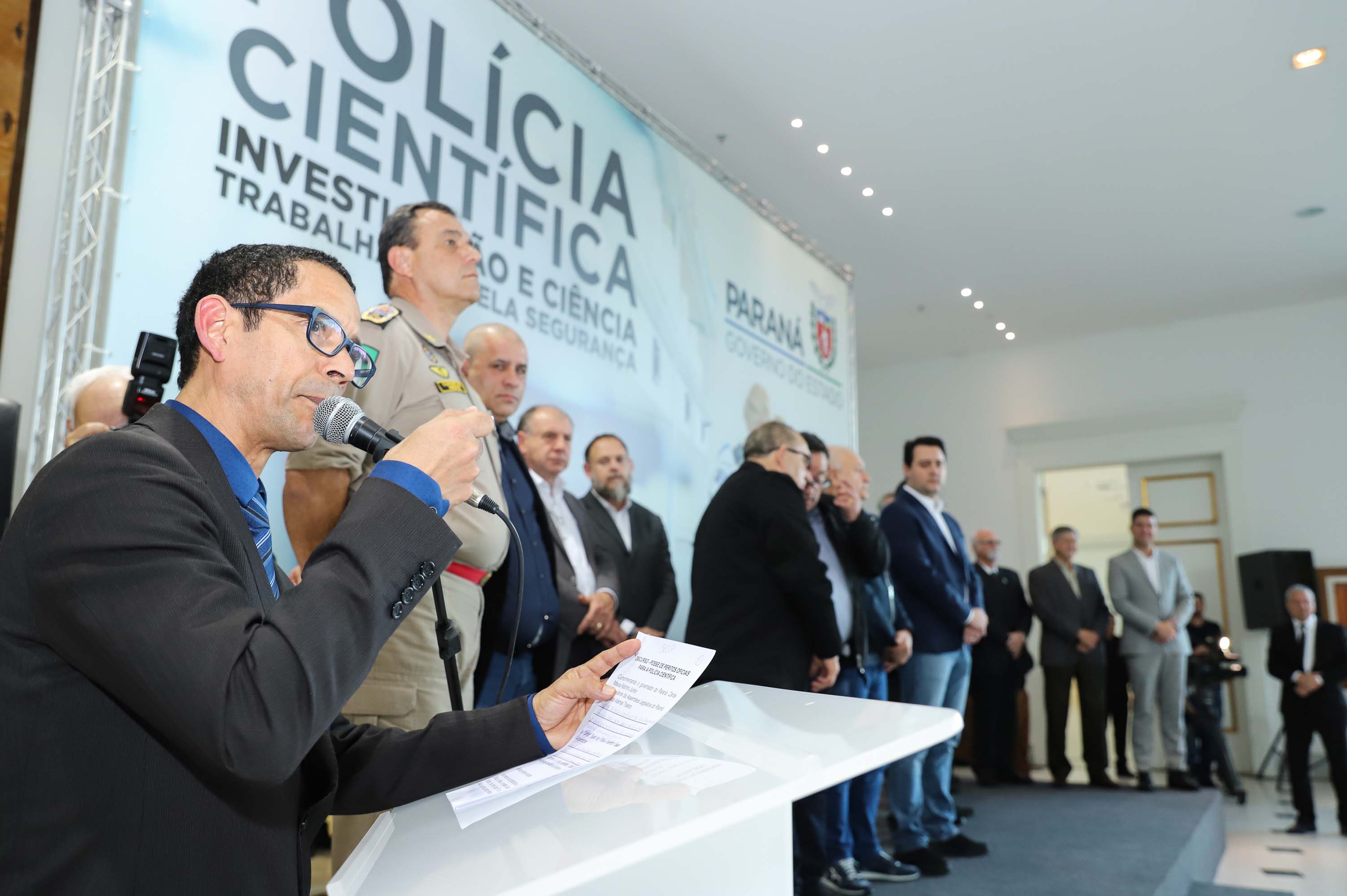 O governador Carlos Massa Ratinho Júnior dá posse a mais de 90 peritos oficiais, no Palácio Iguaçu. Os profissionais integrarão o efetivo da Polícia Científica do Paraná e, após formação, serão distribuídos no Estado, conforme a necessidade. Curitiba, 22/07/2019 -Foto: Rodrigo Felix Leal/ANPr/ANPr