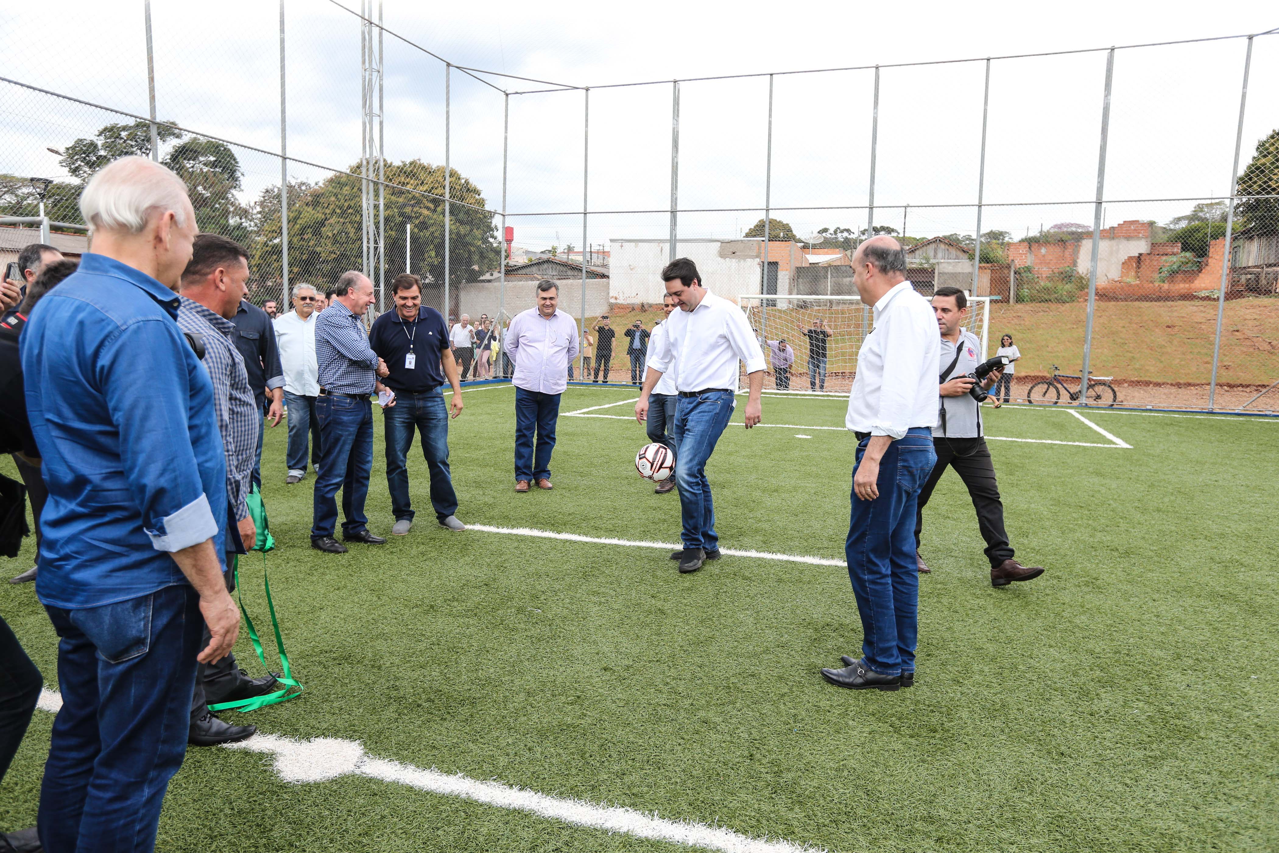 O governador Carlos Massa Ratinho Junior inaugurou nesta sexta-feira (26) em Ivaiporã, no Vale do Ivaí, a unidade do projeto Meu Campinho implantada no município. Ivaiporã, 26/07/2019 -Foto: Geraldo Bubniak/ANPr