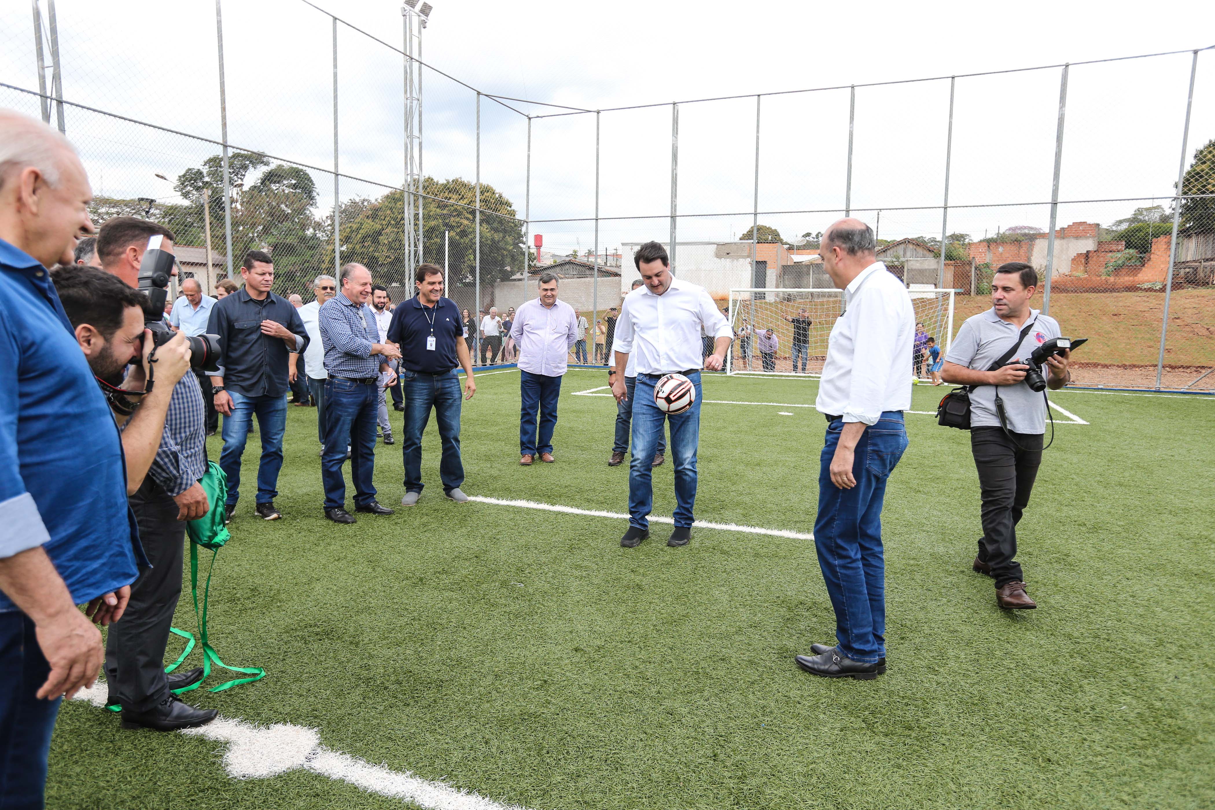 O governador Carlos Massa Ratinho Junior inaugurou nesta sexta-feira (26) em Ivaiporã, no Vale do Ivaí, a unidade do projeto Meu Campinho implantada no município. Ivaiporã, 26/07/2019 -Foto: Geraldo Bubniak/ANPr