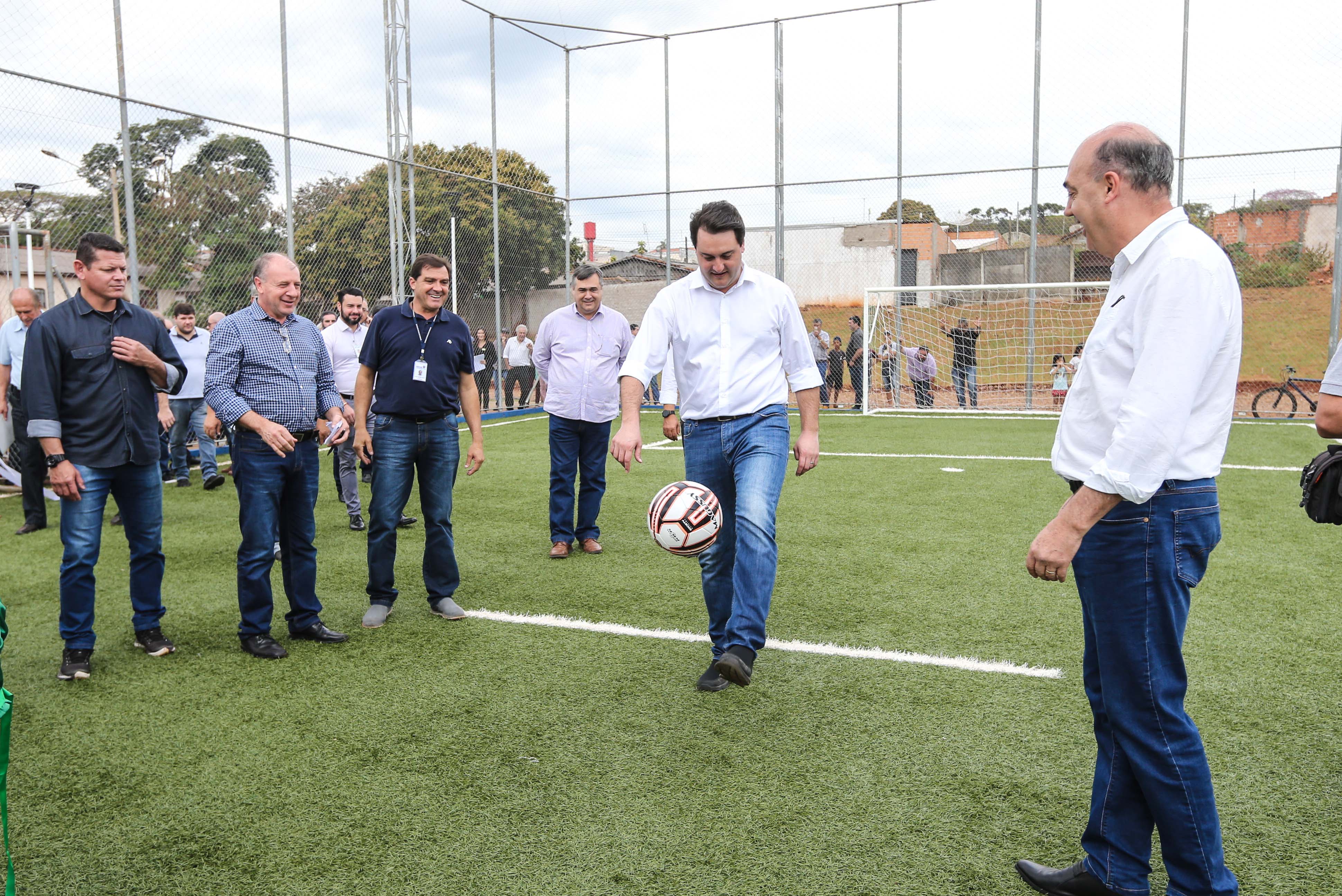 O governador Carlos Massa Ratinho Junior inaugurou nesta sexta-feira (26) em Ivaiporã, no Vale do Ivaí, a unidade do projeto Meu Campinho implantada no município. Ivaiporã, 26/07/2019 -Foto: Geraldo Bubniak/ANPr