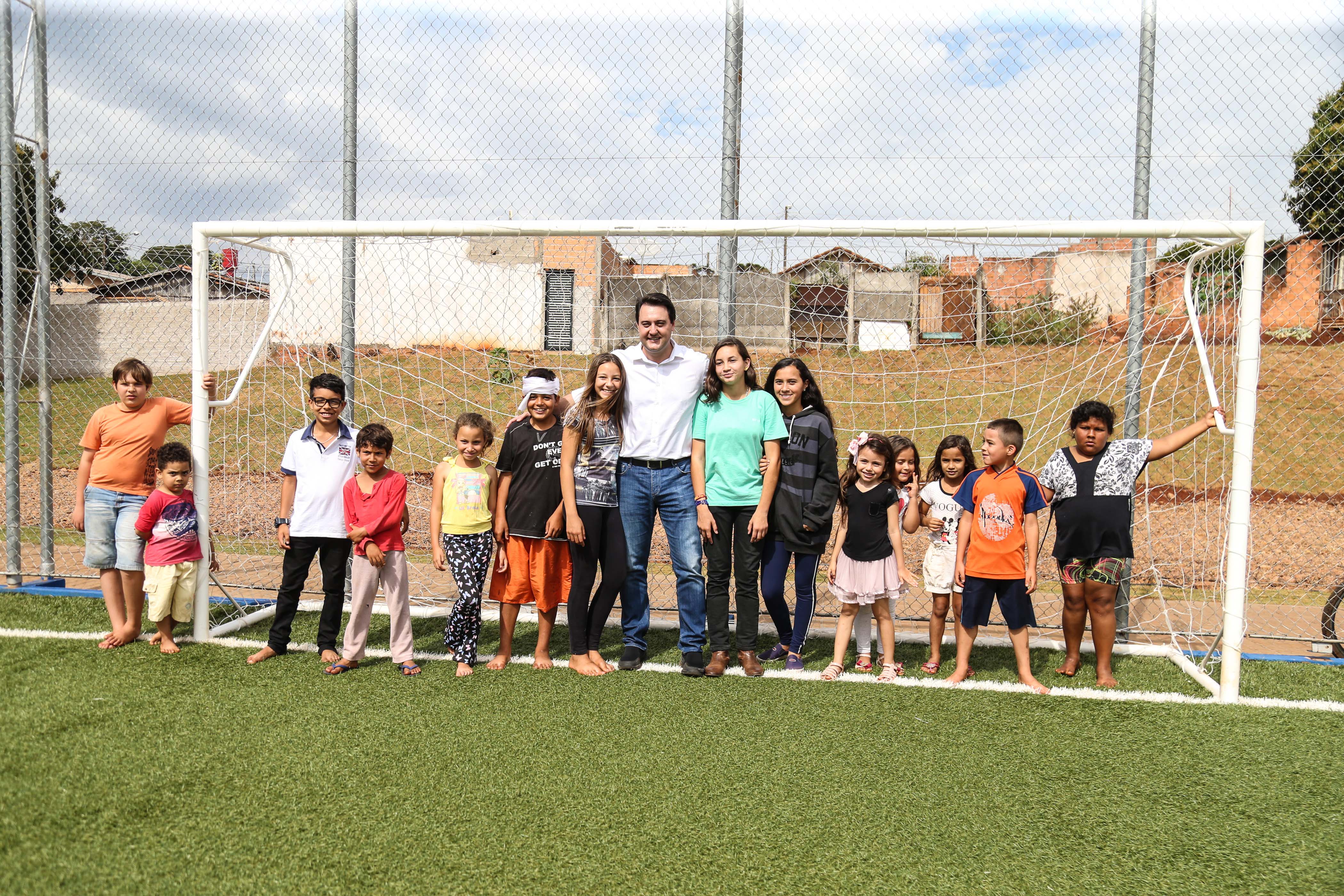 O governador Carlos Massa Ratinho Junior inaugurou nesta sexta-feira (26) em Ivaiporã, no Vale do Ivaí, a unidade do projeto Meu Campinho implantada no município. Ivaiporã, 26/07/2019 -Foto: Geraldo Bubniak/ANPr