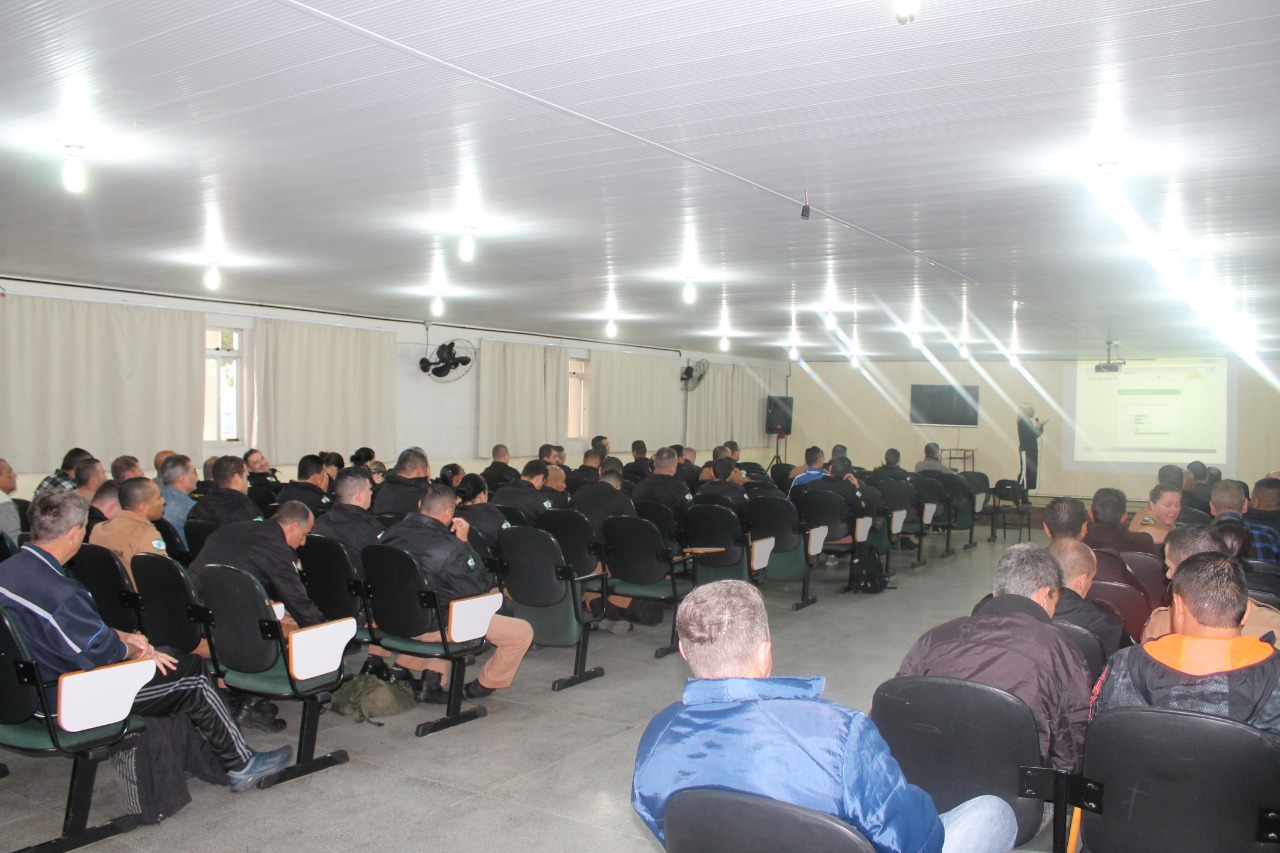 Escola Segura e Patrulha Escolar são temas de formação com policiais militares. Doto: PMPR