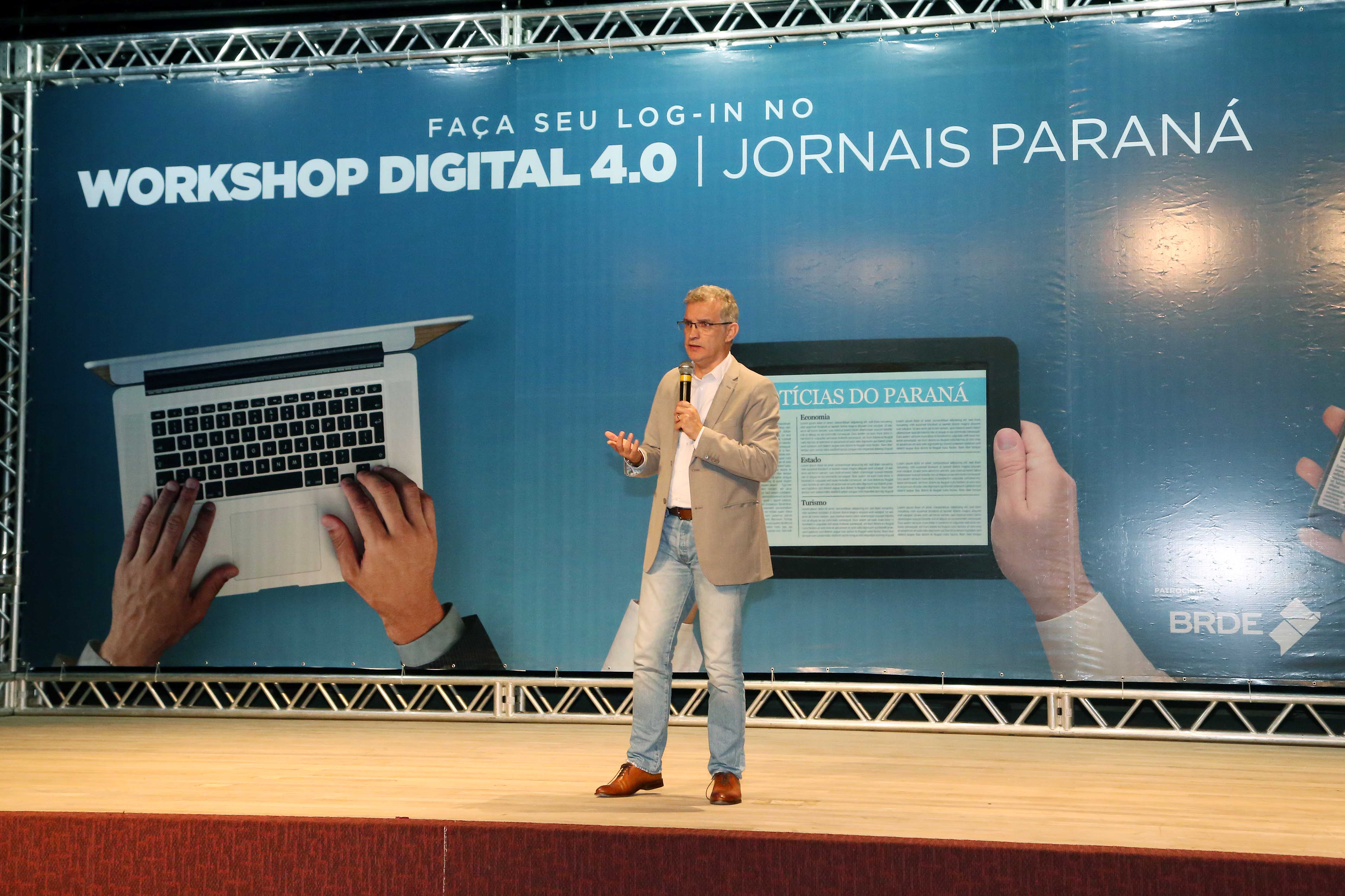 A Secretaria de Estado da Comunicação Social e Cultura reúne neste fim de semana empresários, jornalistas, publicitários e profissionais da área de comunicação para discutir a necessidade de transformar jornais e sites em plataformas de conteúdo mais dinâmicas e adaptadas ao mundo virtual