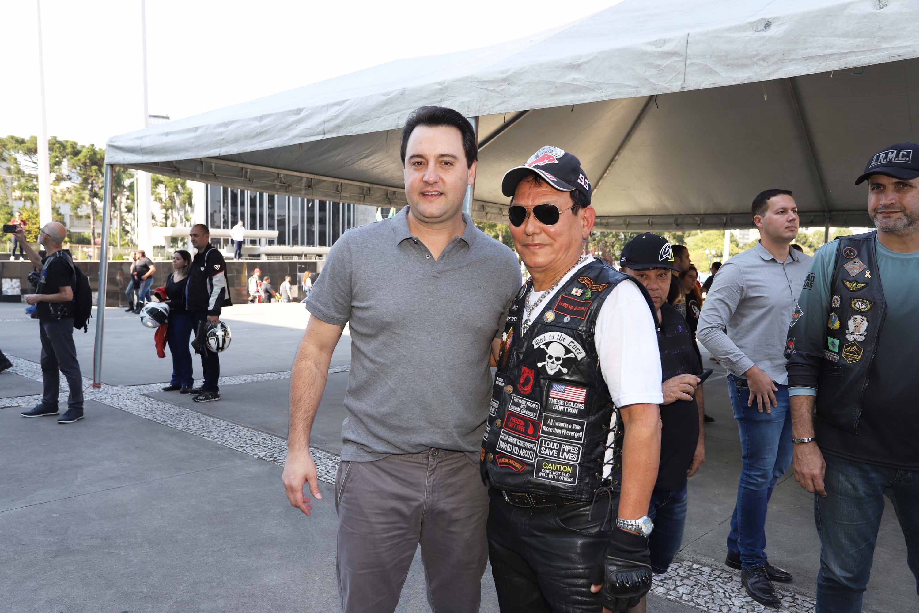 O governador Carlos Massa Ratinho Junior participou e deu as boas-vindas aos motoqueiros, presentes na benção em comemoração ao seu dia. Curitiba, 17-07-19.Foto: Arnaldo Alves / ANPr.