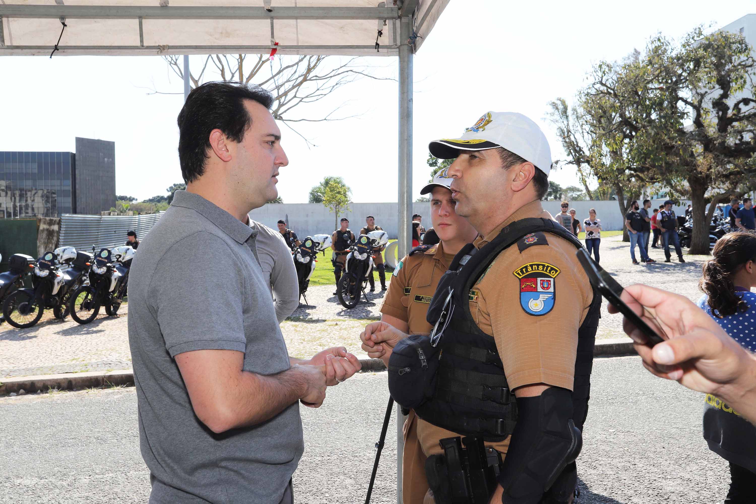 O governador Carlos Massa Ratinho Junior participou e deu as boas-vindas aos motoqueiros, presentes na benção em comemoração ao seu dia. Curitiba, 17-07-19.Foto: Arnaldo Alves / ANPr.