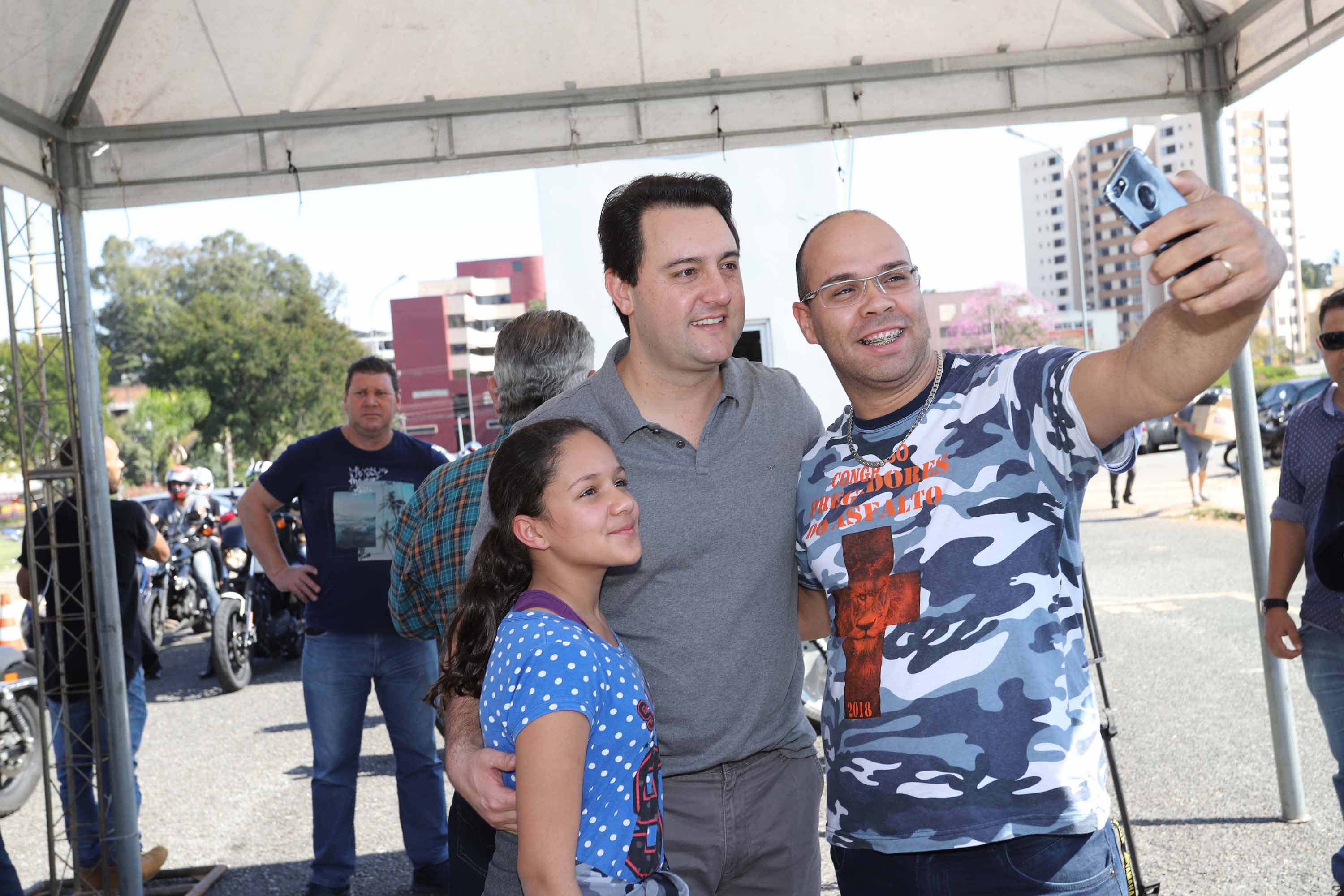 O governador Carlos Massa Ratinho Junior participou e deu as boas-vindas aos motoqueiros, presentes na benção em comemoração ao seu dia. Curitiba, 17-07-19.Foto: Arnaldo Alves / ANPr.