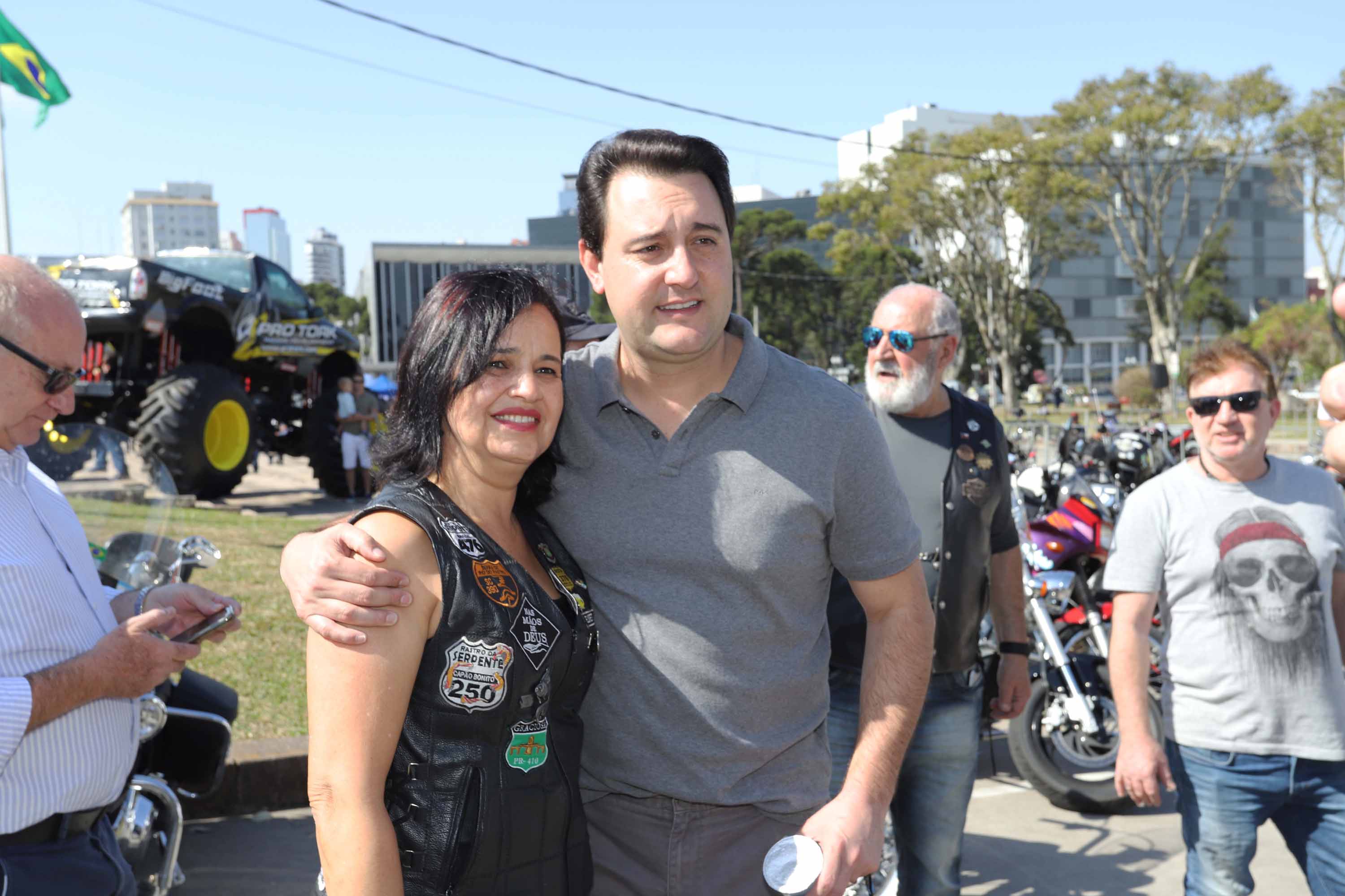 O governador Carlos Massa Ratinho Junior participou e deu as boas-vindas aos motoqueiros, presentes na benção em comemoração ao seu dia. Curitiba, 17-07-19.Foto: Arnaldo Alves / ANPr.