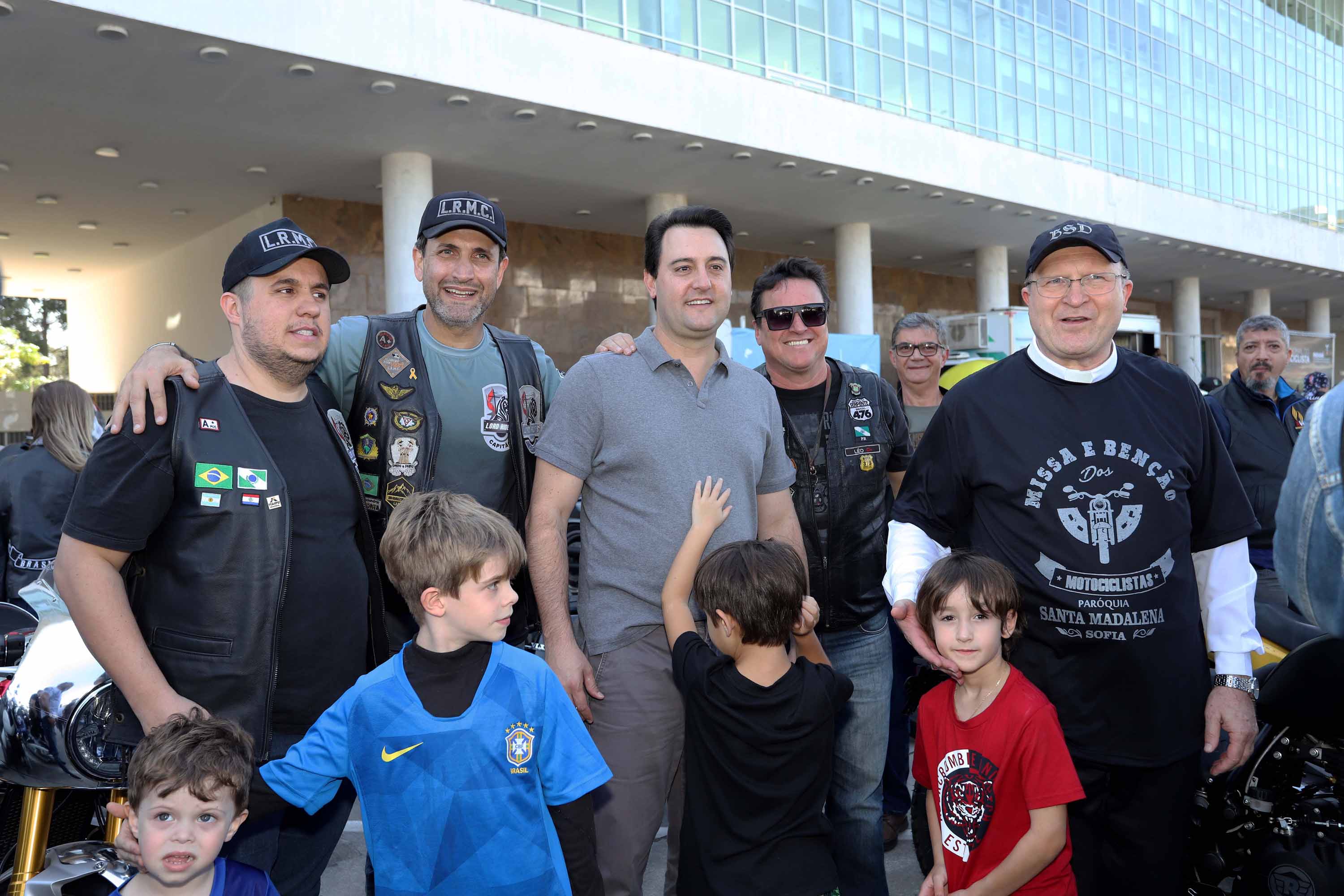 O governador Carlos Massa Ratinho Junior participou e deu as boas-vindas aos motoqueiros, presentes na benção em comemoração ao seu dia. Curitiba, 17-07-19.Foto: Arnaldo Alves / ANPr.