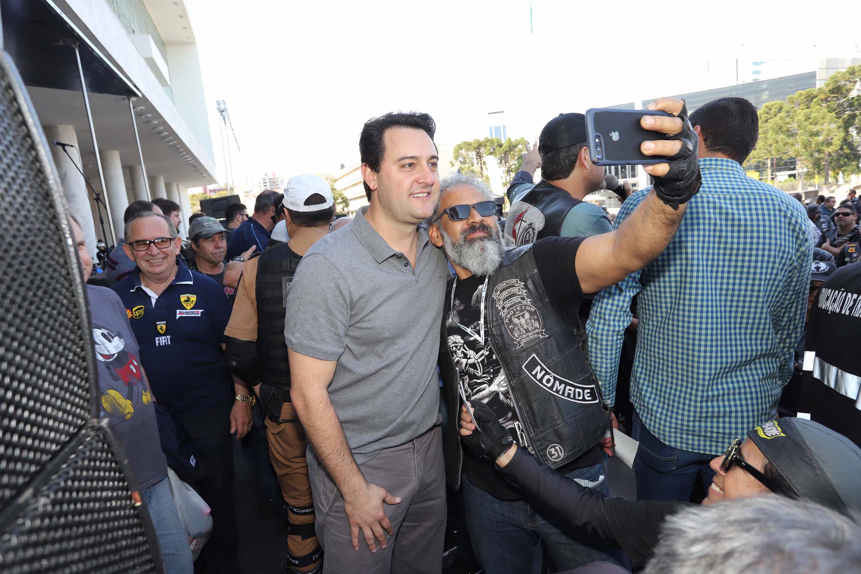 O governador Carlos Massa Ratinho Junior participou e deu as boas-vindas aos motoqueiros, presentes na benção em comemoração ao seu dia. Curitiba, 17-07-19.Foto: Arnaldo Alves / ANPr.