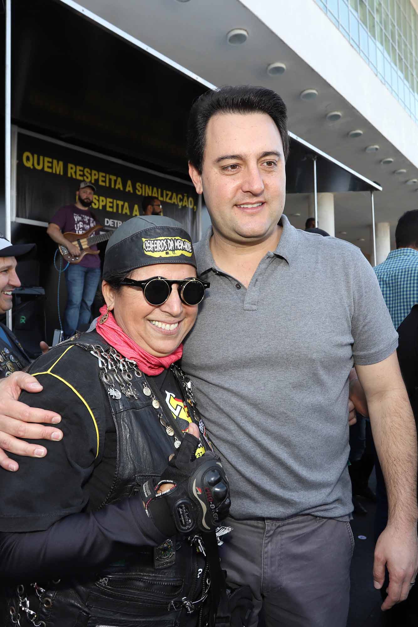 O governador Carlos Massa Ratinho Junior participou e deu as boas-vindas aos motoqueiros, presentes na benção em comemoração ao seu dia. Curitiba, 17-07-19.Foto: Arnaldo Alves / ANPr.