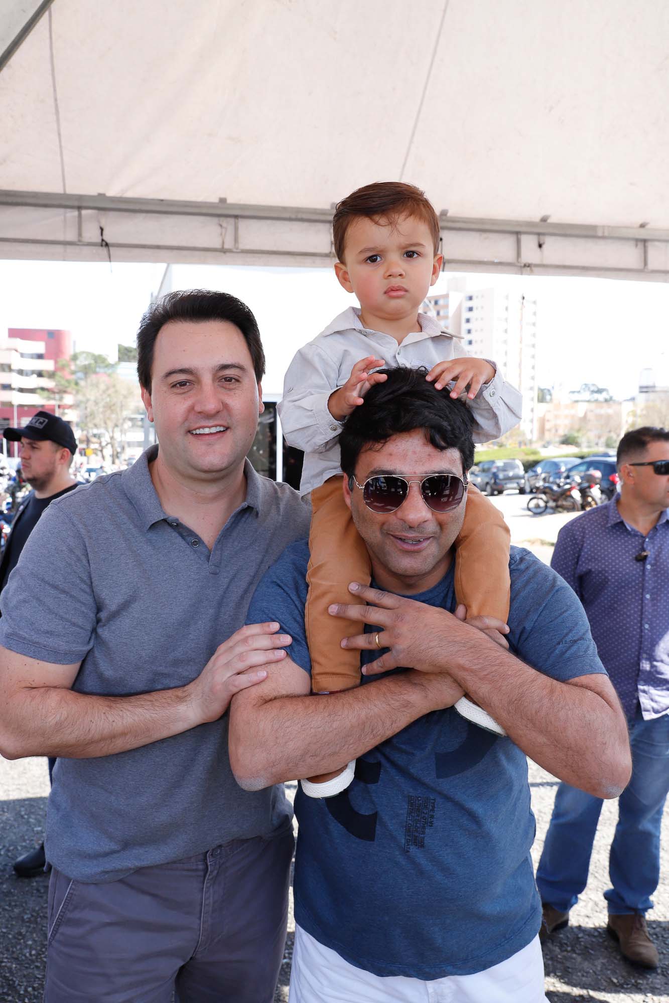 O governador Carlos Massa Ratinho Junior disse neste sábado (27) que o Governo do Paraná prepara, em parceria com motociclistas, uma agenda turística robusta para integrar ainda mais os clubes e potencializar as viagens ao encontro das belezas naturais do Estado. Ele participou das comemorações da 1ª Moto União, no Palácio Iguaçu, evento idealizado pelo Departamento de Trânsito do Paraná (Detran-PR) que passa a fazer parte do calendário estadual em razão do Dia do Motociclista.