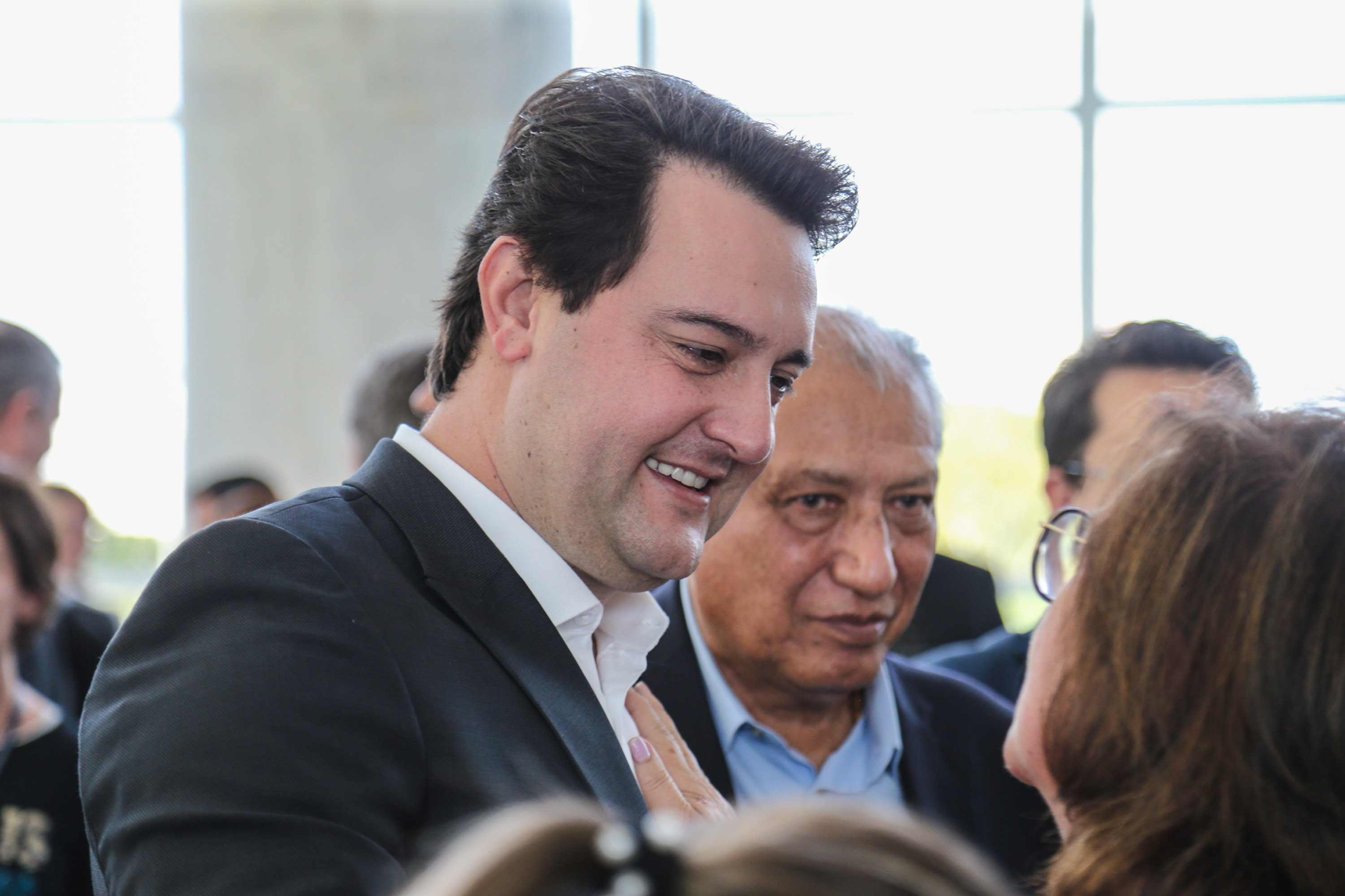 O governador Carlos Massa Ratinho Junior assina nesta quarta-feira (31), no Palácio Iguaçu, em Curitiba, convênio com o Consórcio Paraná Saúde para repasse de recursos destinados à compra de medicamentos. Os medicamentos são para a Farmácia Paraná, que faz parte do sistema público de saúde e atende gratuitamente a população pelo SUS. Curitiba, 31/07/2019 -Foto: Geraldo Bubniak/ANPr
