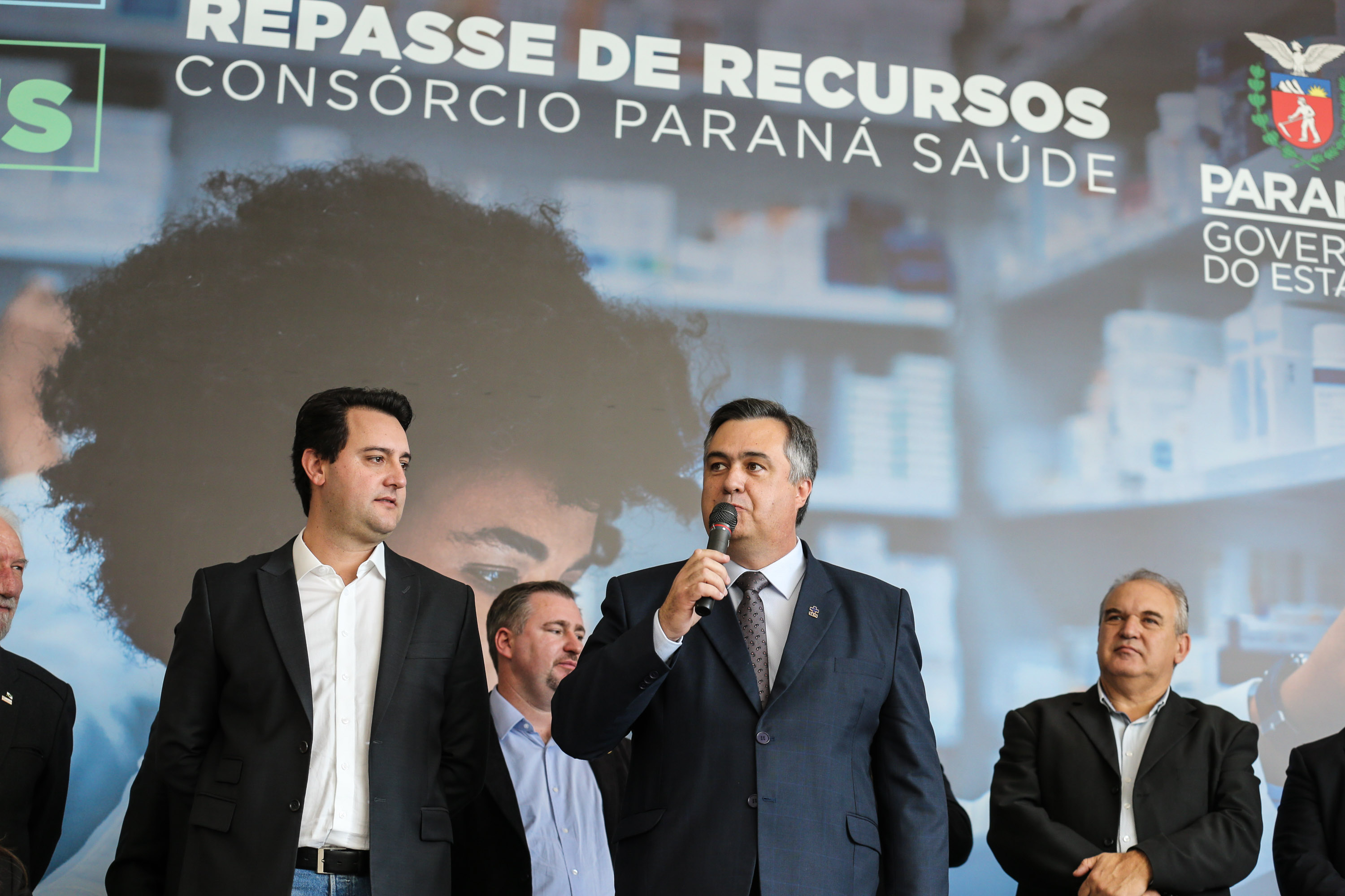 O secretário estadual da Saúde, Beto Preto. O governador Carlos Massa Ratinho Junior assina nesta quarta-feira (31), no Palácio Iguaçu, em Curitiba, convênio com o Consórcio Paraná Saúde para repasse de recursos destinados à compra de medicamentos. Os medicamentos são para a Farmácia Paraná, que faz parte do sistema público de saúde e atende gratuitamente a população pelo SUS. Curitiba, 31/07/2019 -Foto: Geraldo Bubniak/ANPr