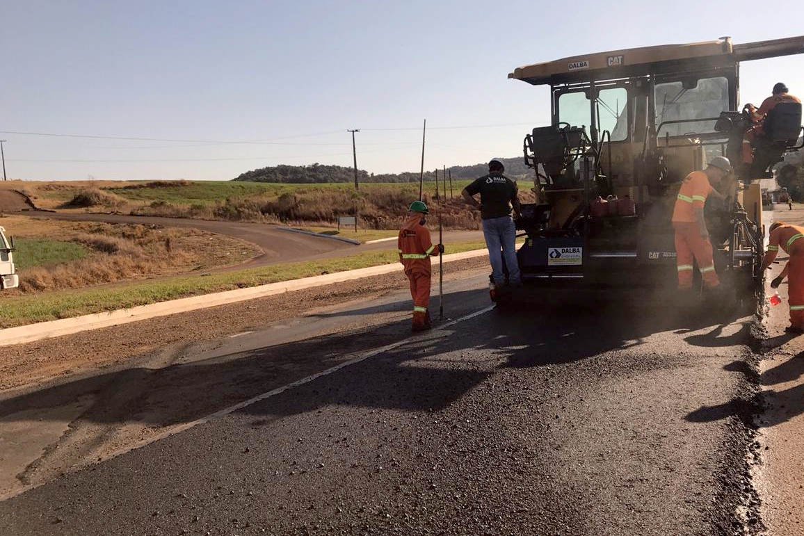 O Departamento de Estradas de Rodagem (DER-PR) finalizou na sexta-feira os trabalhos de recuperação de um trecho de 63 quilômetros da PR-280, entre Palmas e o acesso à BR-153, no município de General Carneiro, no Sul do Estado. A rodovia recebeu investimentos de R$ 882 mil de recursos próprios do GovernFoto:DER