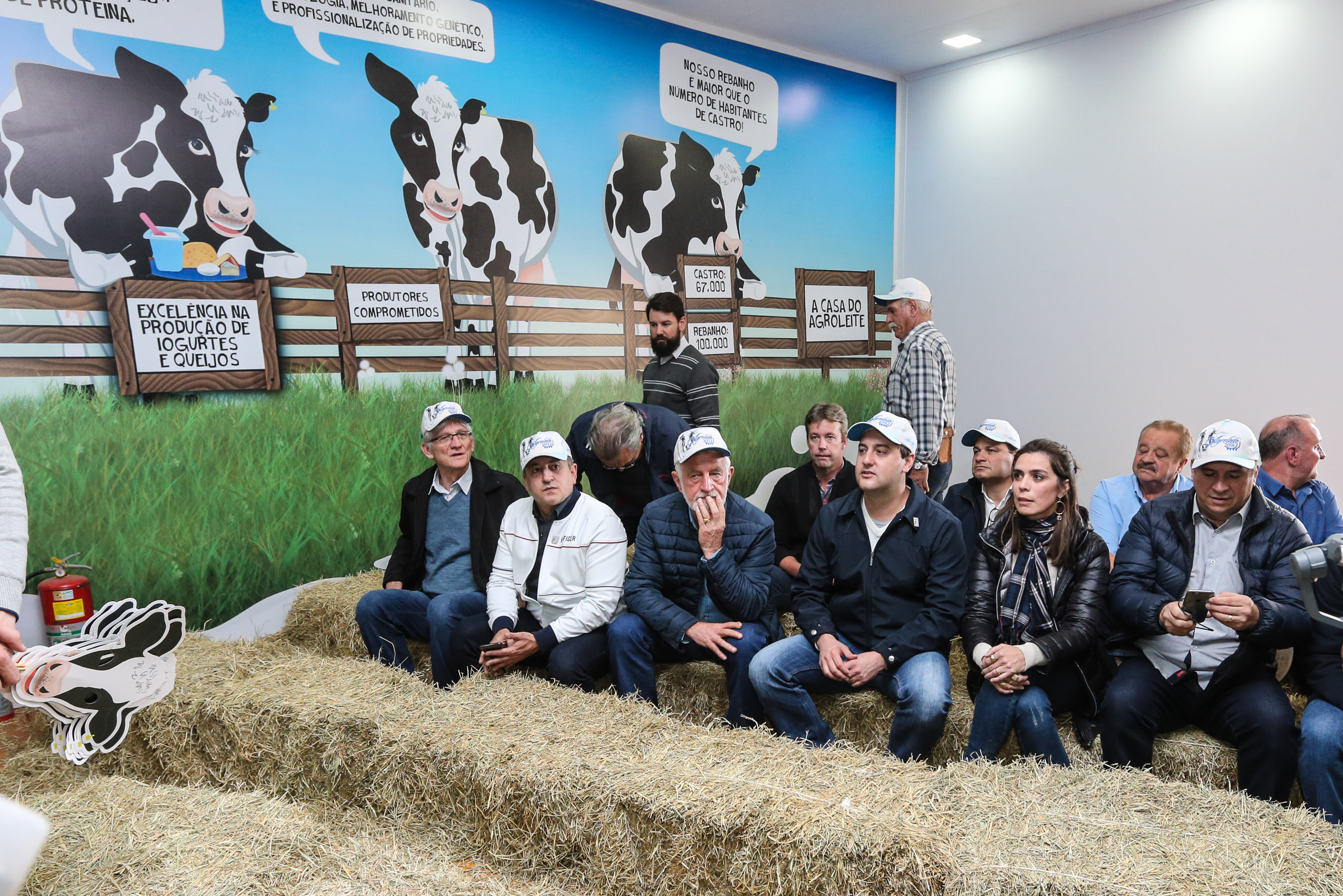 O governador Carlos Massa Ratinho Junior visita nesta quinta-feira (15), a Agroleite, realizado pela Cooperativa Castrolanda, em Castro, nos Campos Gerais. Considerado um dos maiores eventos da cadeia do leite na América, a Agroleite tem foco na tecnologia, produtividade e melhores resultados para os produtores. Castro, 15/08/2019 - Foto: Geraldo Bubniak/AEN