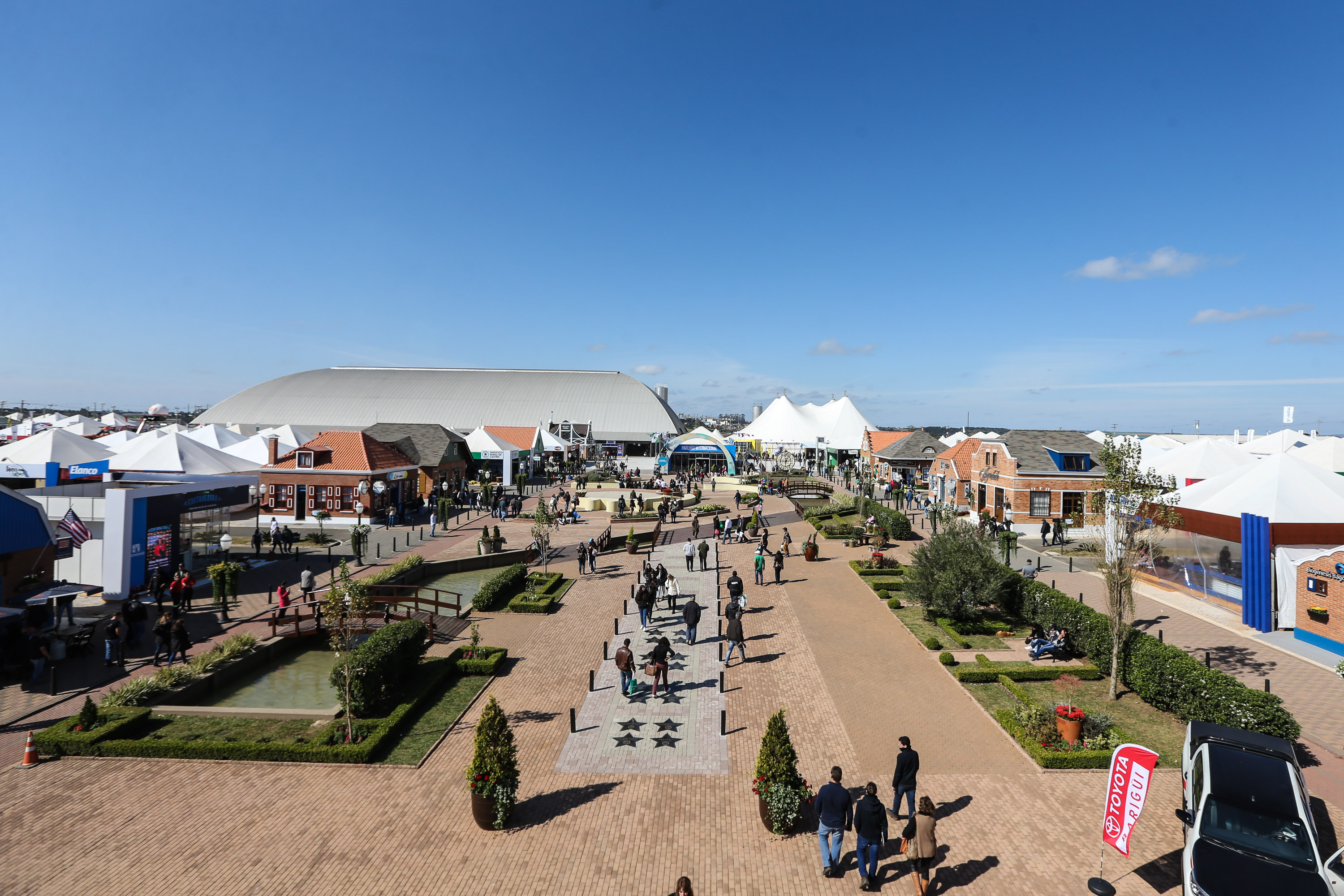 Agroleite, realizado pela Cooperativa Castrolanda, em Castro, nos Campos Gerais. Considerado um dos maiores eventos da cadeia do leite na América, a Agroleite tem foco na tecnologia, produtividade e melhores resultados para os produtores. Castro, 15/08/2019 - Foto: Geraldo Bubniak/AEN