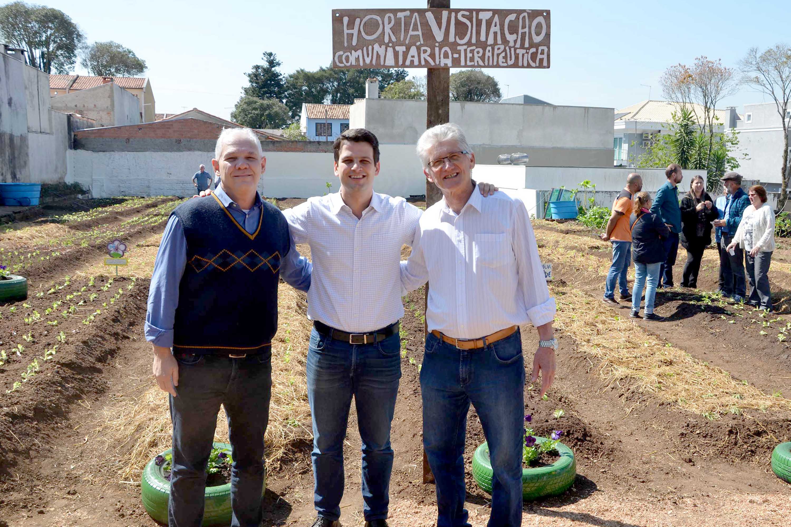 O trabalho de revitalização da Horta Comunitária Visitação, no Bairro Boqueirão, em Curitiba, foi inaugurado nesta sexta-feira (16)
