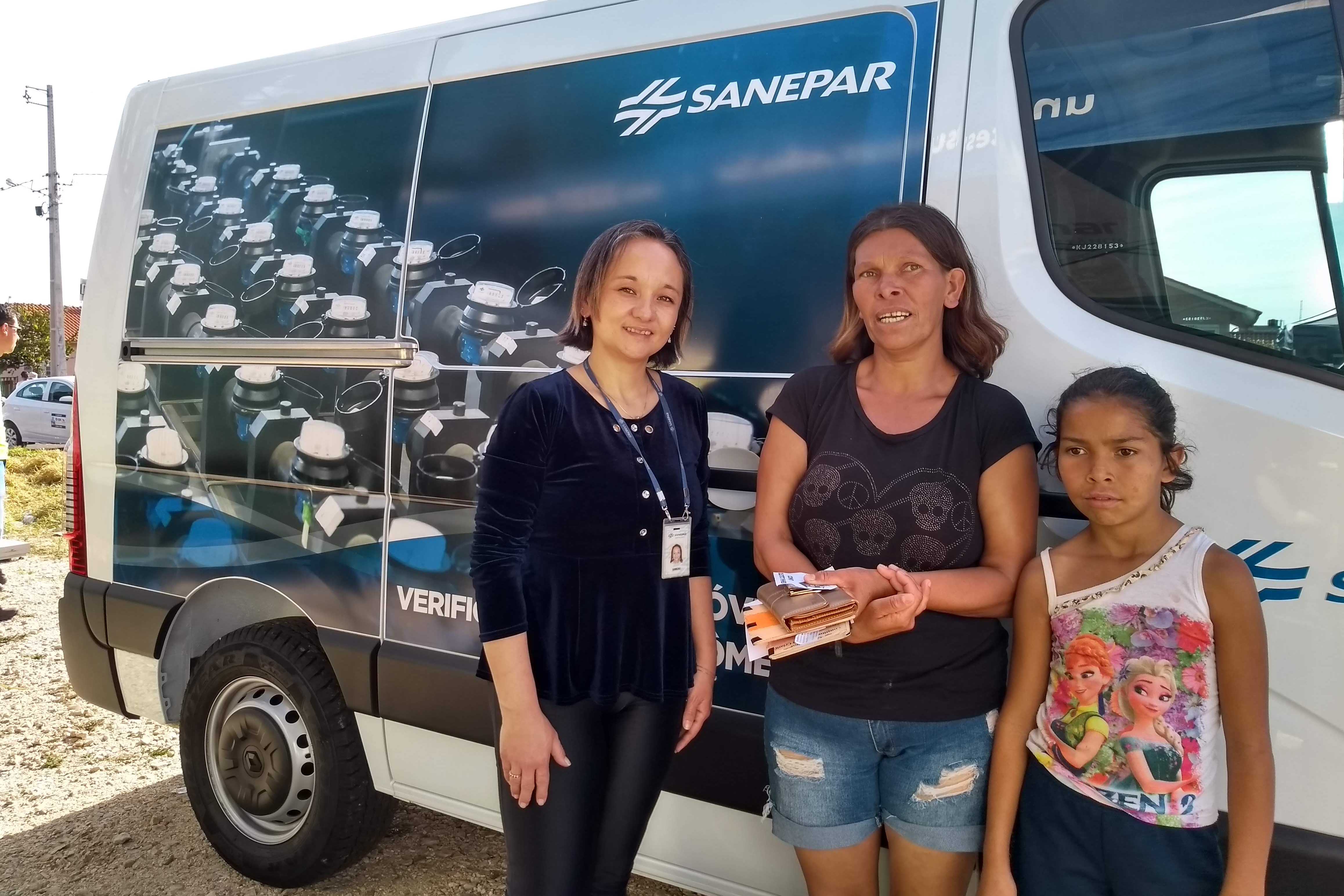 Neiva do Rocio dos Anjos conseguiu negociar a dívida e garantir água tratada para a família. Foto: Divulgação/Sanepar