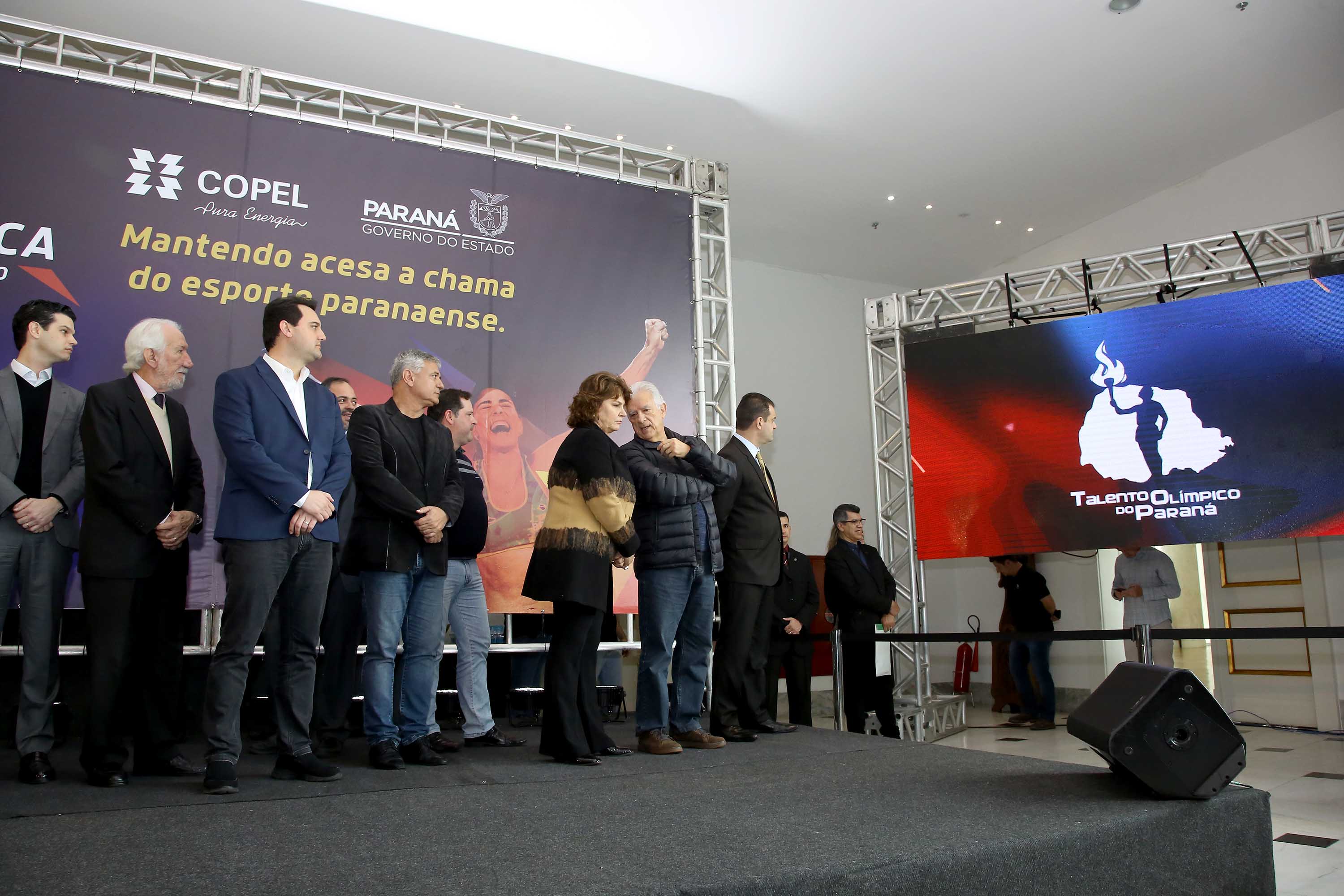 O governador Carlos Massa Ratinho Junior anunciou nesta segunda-feira (02), no Palácio Iguaçu, a nova fase do programa de apoio à formação de atletas olímpicos. Patrocinado pela Copel, o ?Geração Olímpica? é o maior programa de bolsa-atleta do País. Curitiba,02/09/2019 Foto:Jaelson /AEN