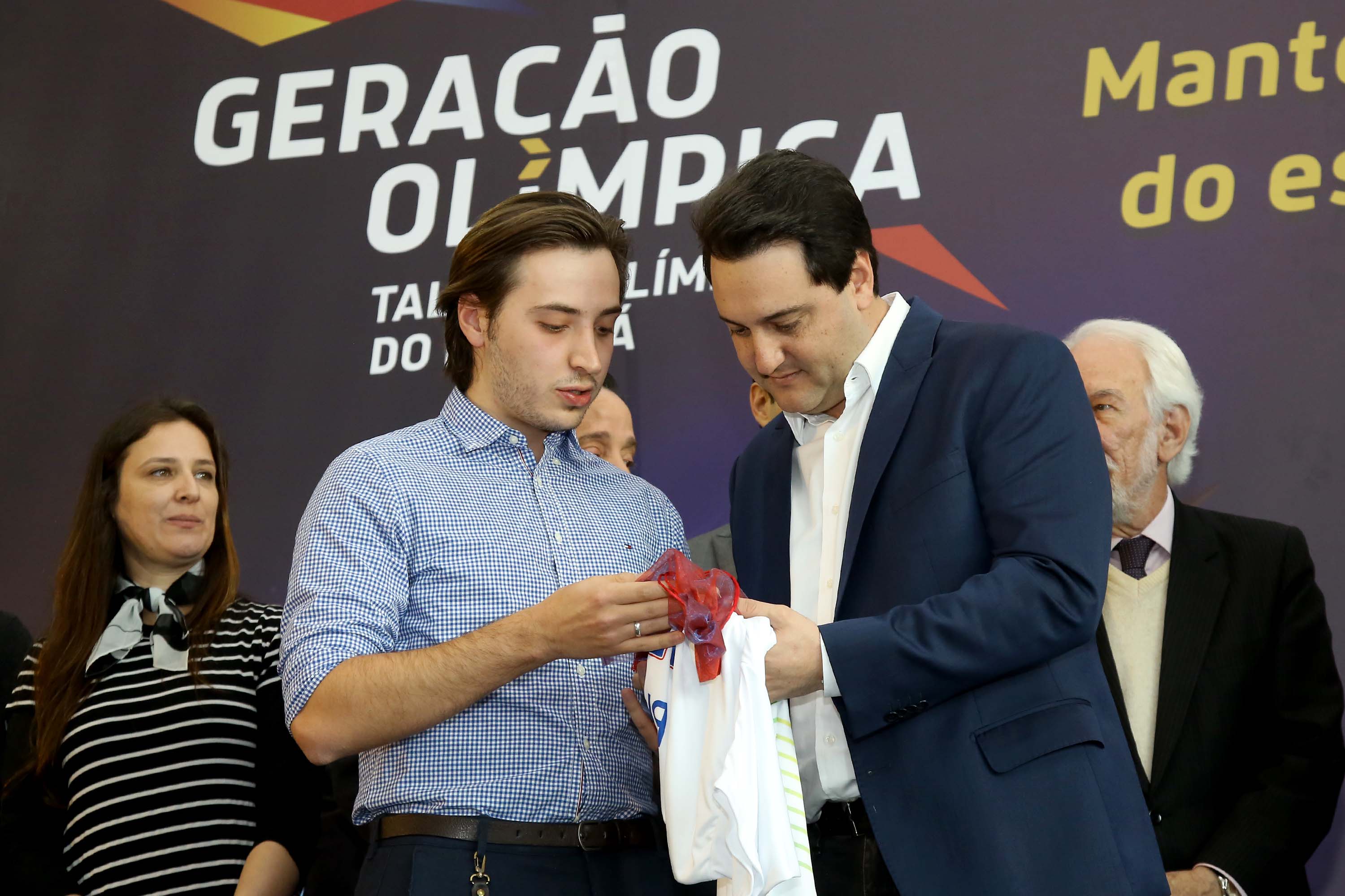 O governador Carlos Massa Ratinho Junior anunciou nesta segunda-feira (02), no Palácio Iguaçu, a nova fase do programa de apoio à formação de atletas olímpicos. Patrocinado pela Copel, o ?Geração Olímpica? é o maior programa de bolsa-atleta do País. Curitiba,02/09/2019 Foto:Jaelson Lucas /AEN