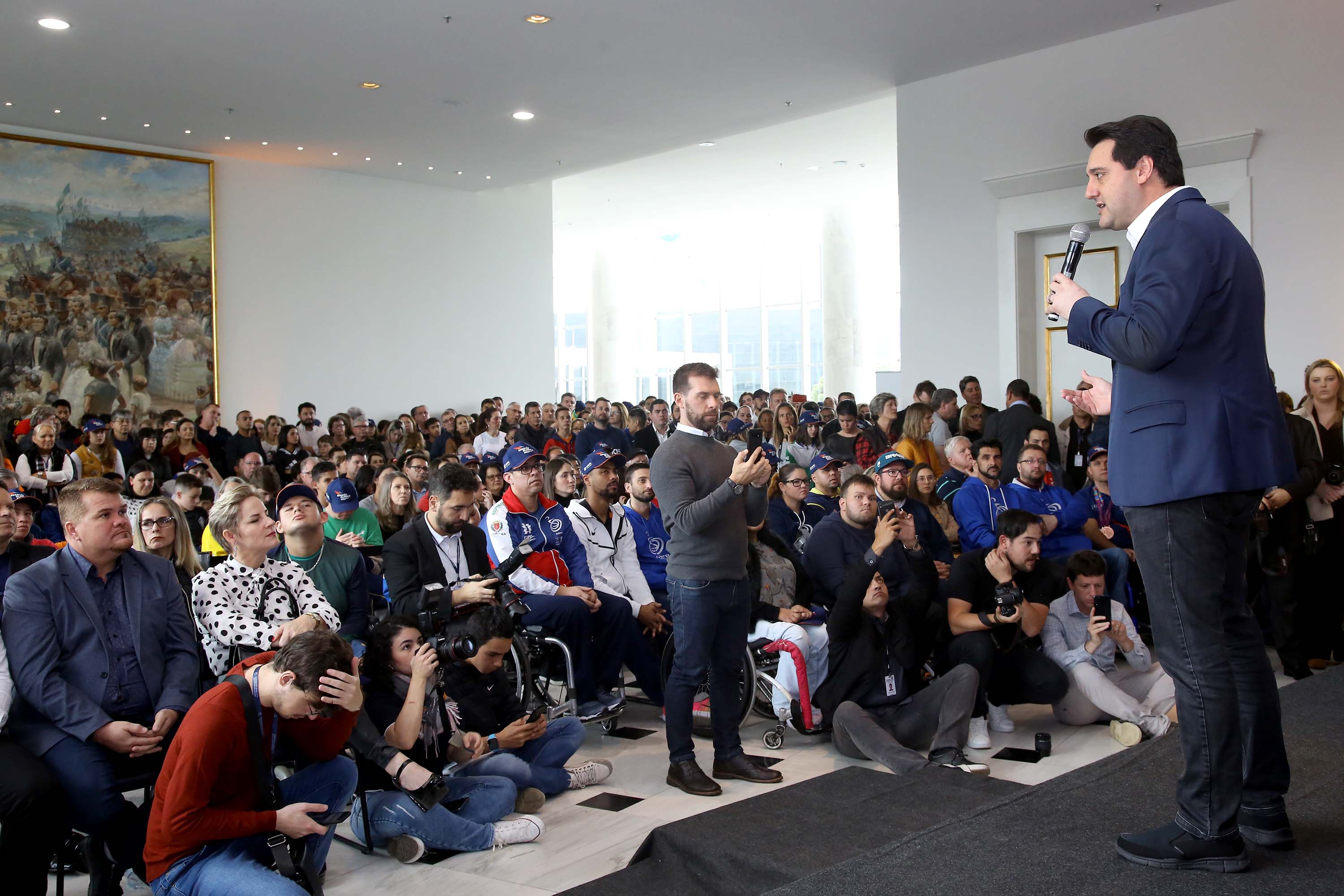 O governador Carlos Massa Ratinho Junior anunciou nesta segunda-feira (02), no Palácio Iguaçu, a nova fase do programa de apoio à formação de atletas olímpicos. Patrocinado pela Copel, o ?Geração Olímpica? é o maior programa de bolsa-atleta do País. Curitiba,02/09/2019 Foto:Jaelson Lucas / AEN