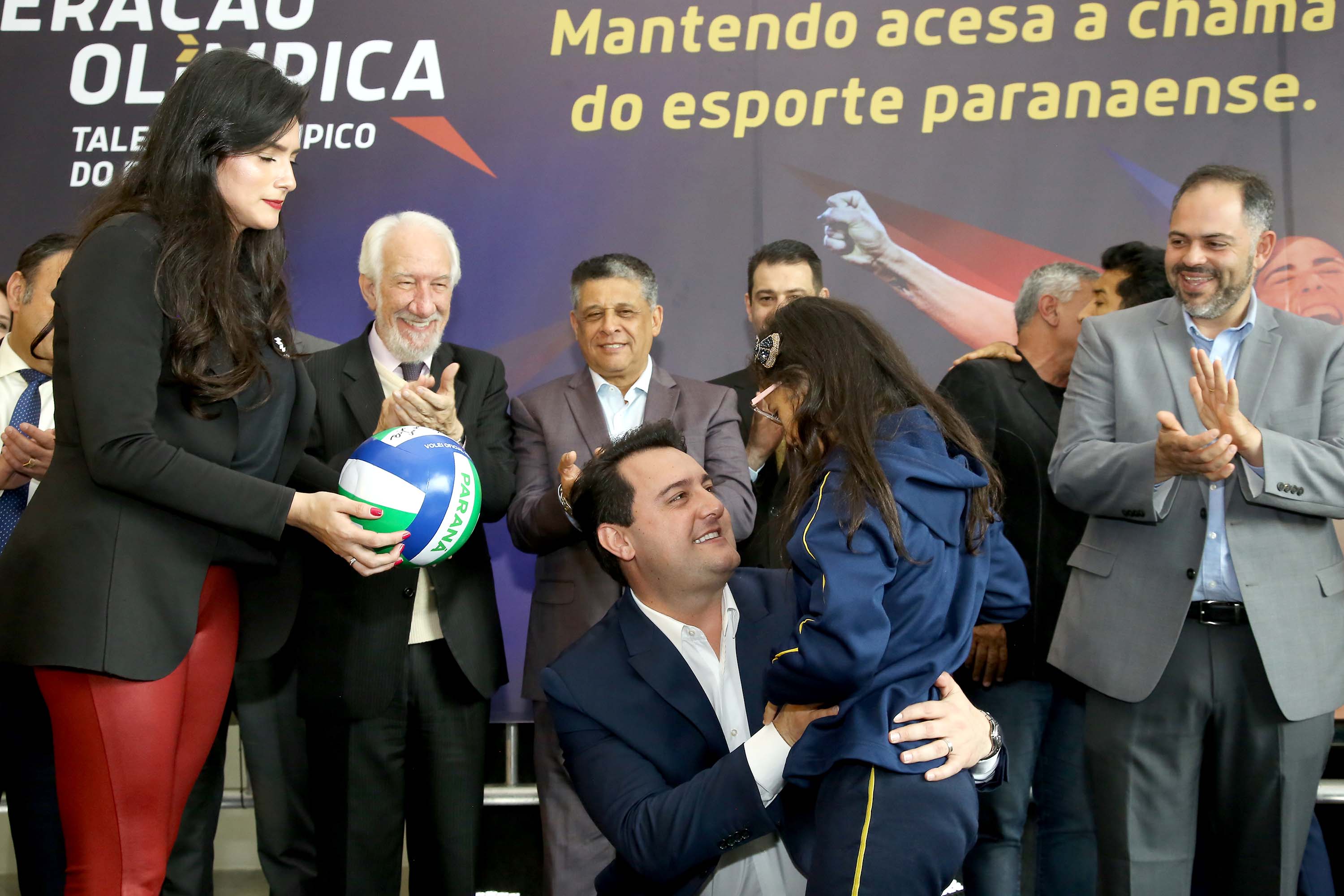 O governador Carlos Massa Ratinho Junior anunciou nesta segunda-feira (02), no Palácio Iguaçu, a nova fase do programa de apoio à formação de atletas olímpicos. Patrocinado pela Copel, o ?Geração Olímpica? é o maior programa de bolsa-atleta do País. Curitiba,02/09/2019 Foto:Jaelson Lucas /AEN