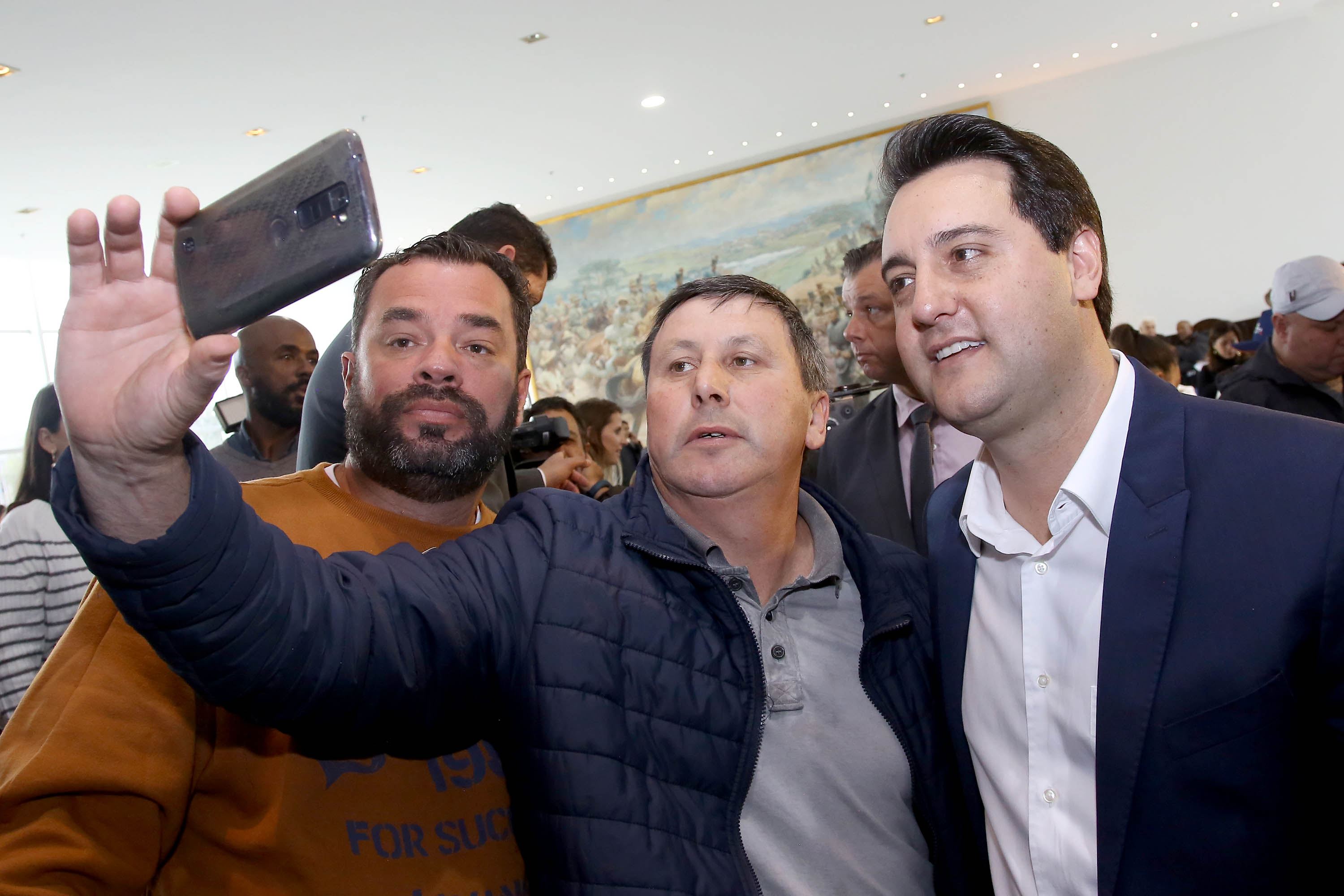 O governador Carlos Massa Ratinho Junior anunciou nesta segunda-feira (02), no Palácio Iguaçu, a nova fase do programa de apoio à formação de atletas olímpicos. Patrocinado pela Copel, o ?Geração Olímpica? é o maior programa de bolsa-atleta do País. Curitiba,02/09/2019 Foto:Jaelson Lucas /AEN