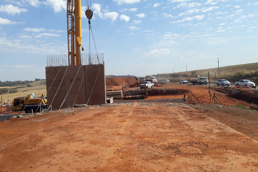 O Governo do Estado está investindo R$ 74,4 milhões em obras de rodovias da região Noroeste. Estão em andamento a duplicação da PR-323, de Paiçandu até Doutor Camargo, e a construção de uma ciclovia no município de Terra Boa, na PR-082. As obras são executadas pelo Departamento de Estradas de Rodagem do Paraná (DER-PR). Foto: Divulgação/DER